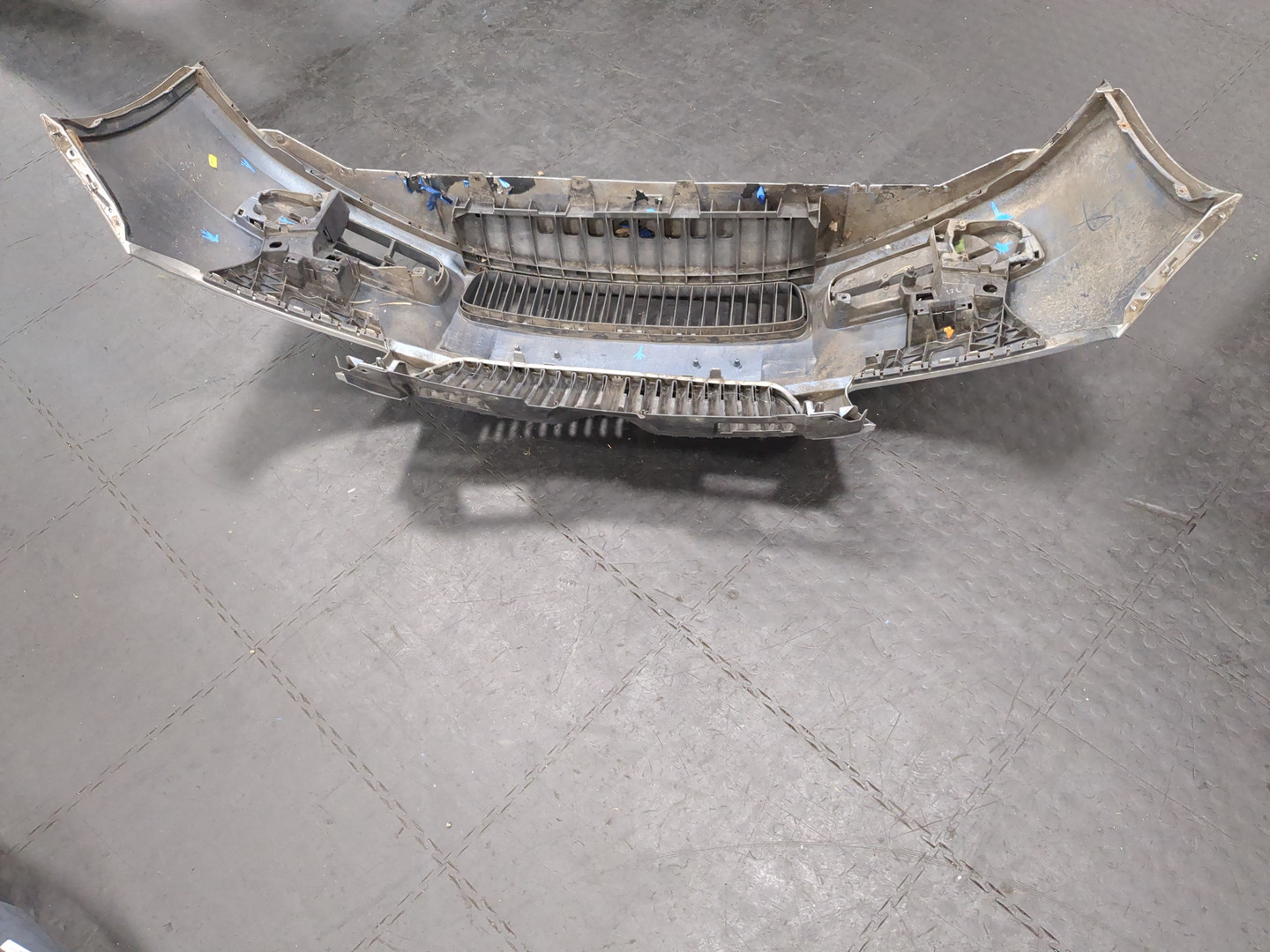 Бампер передний