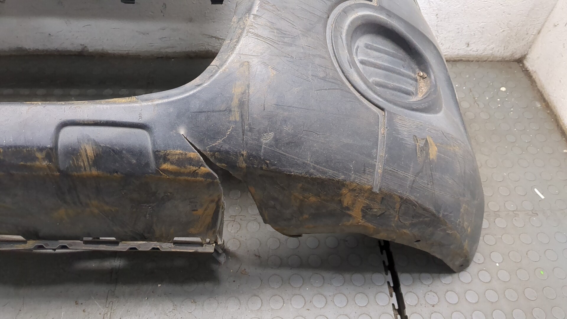 Бампер передний