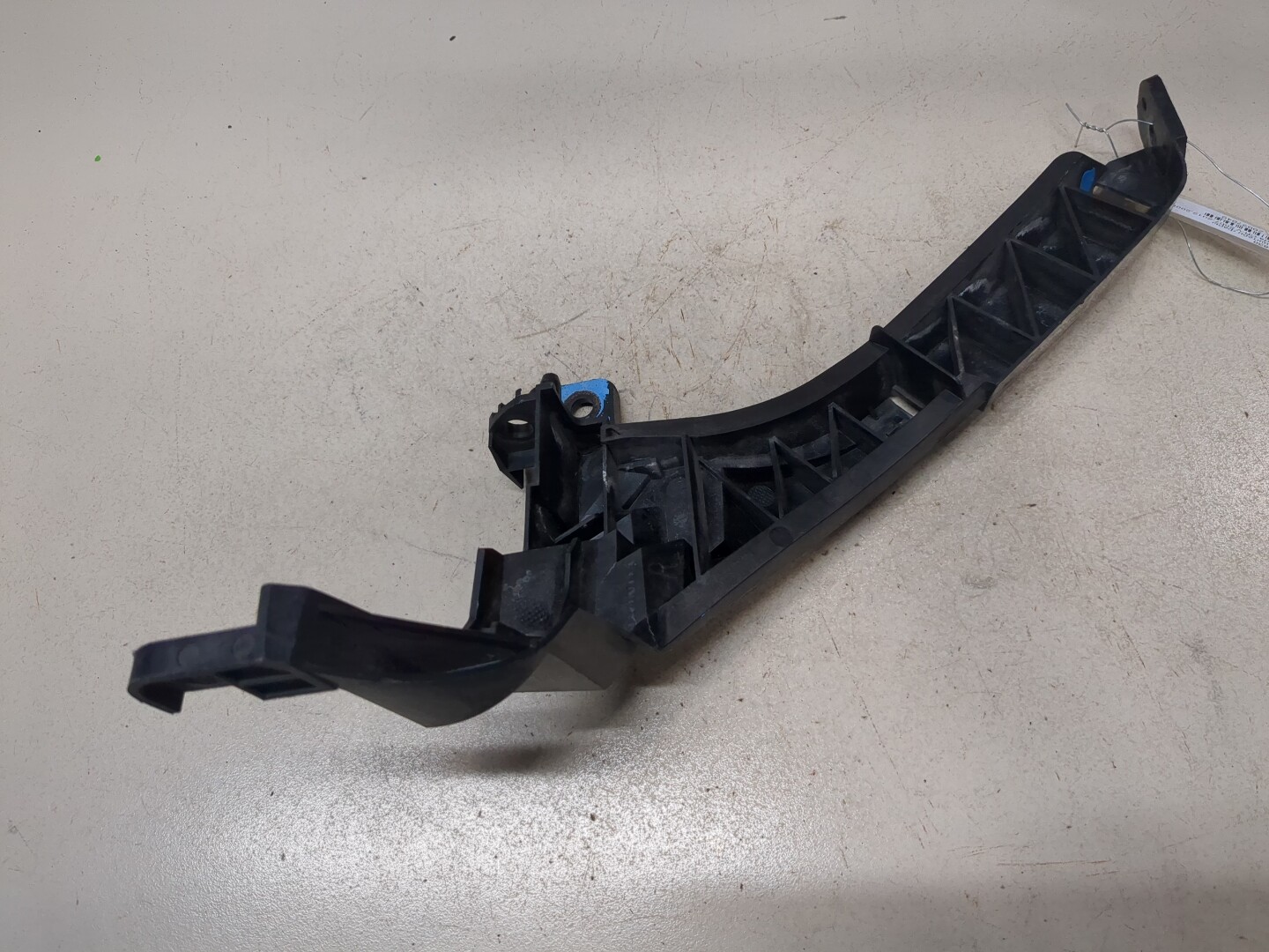 Кронштейн фар правый