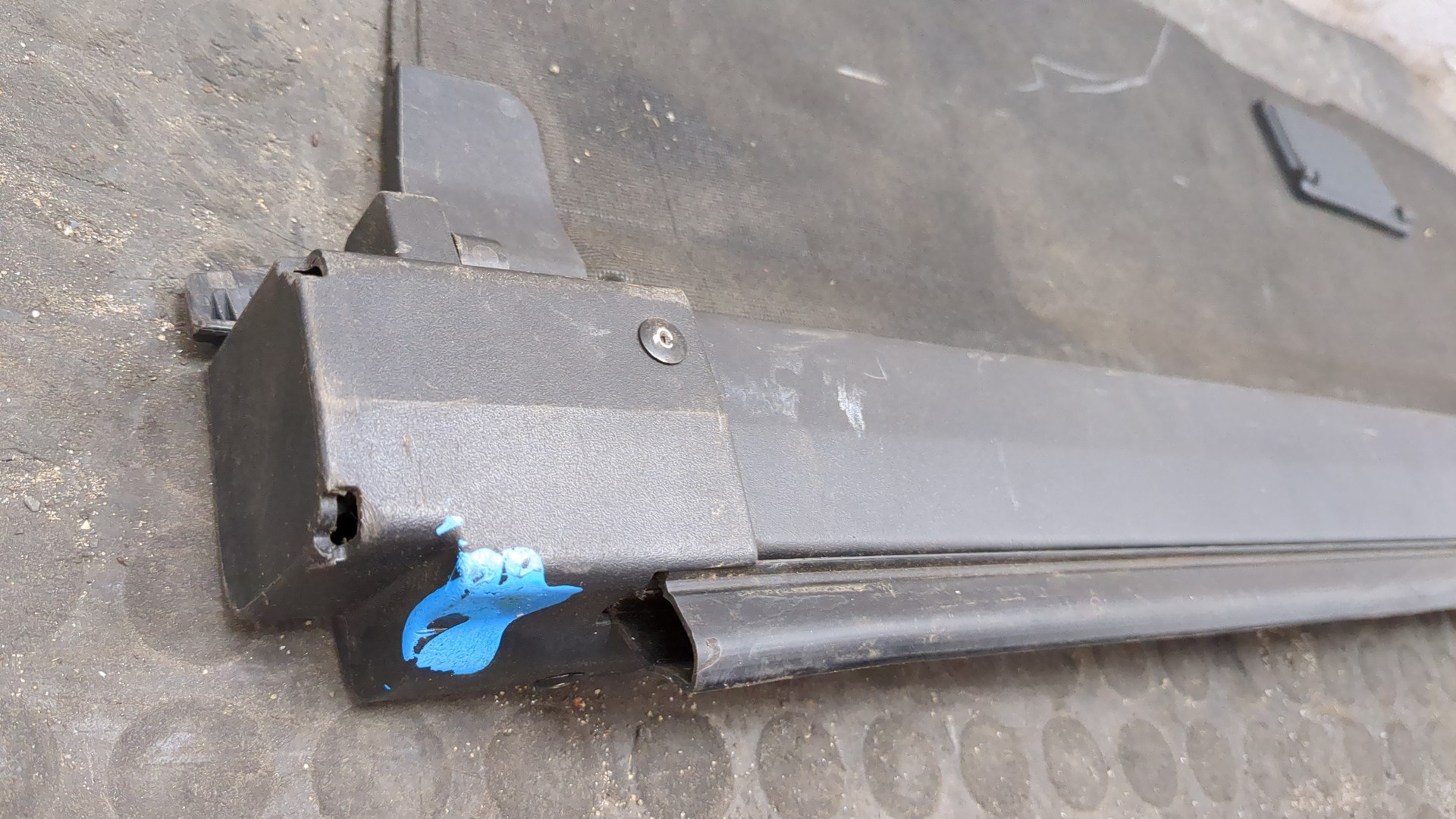 Шторка багажника