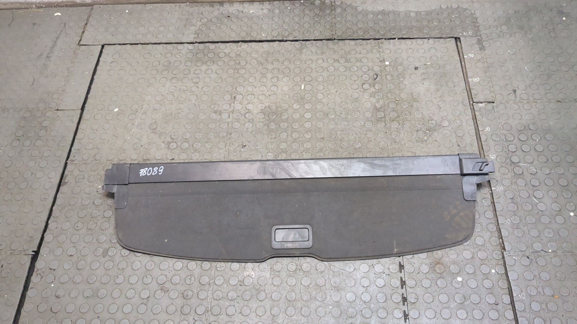 Шторка багажника