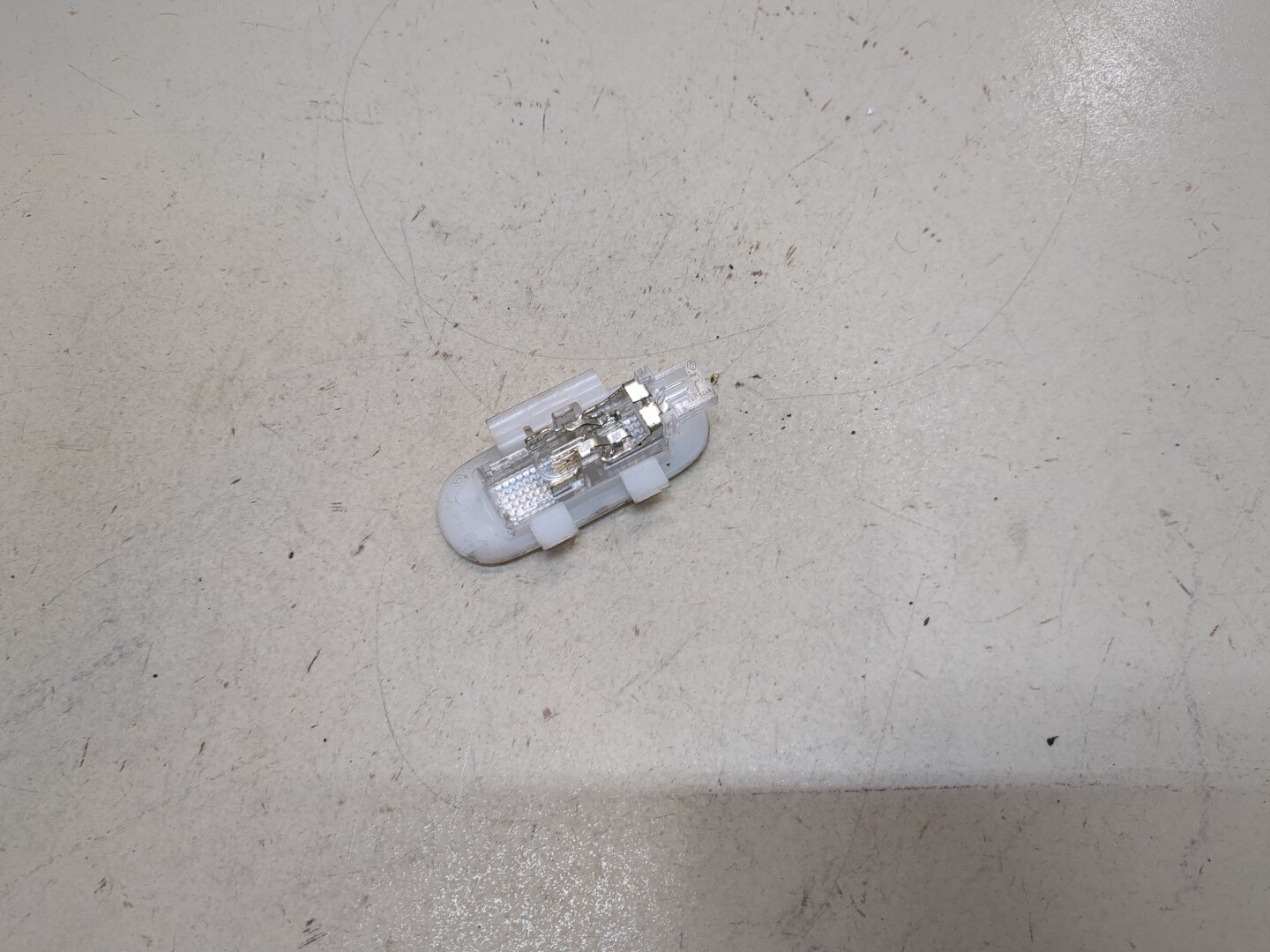 Плафон салонный