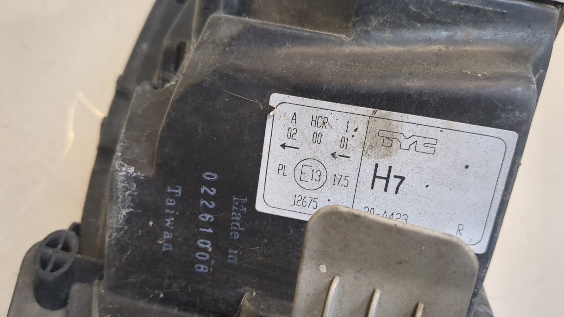 Фара правая