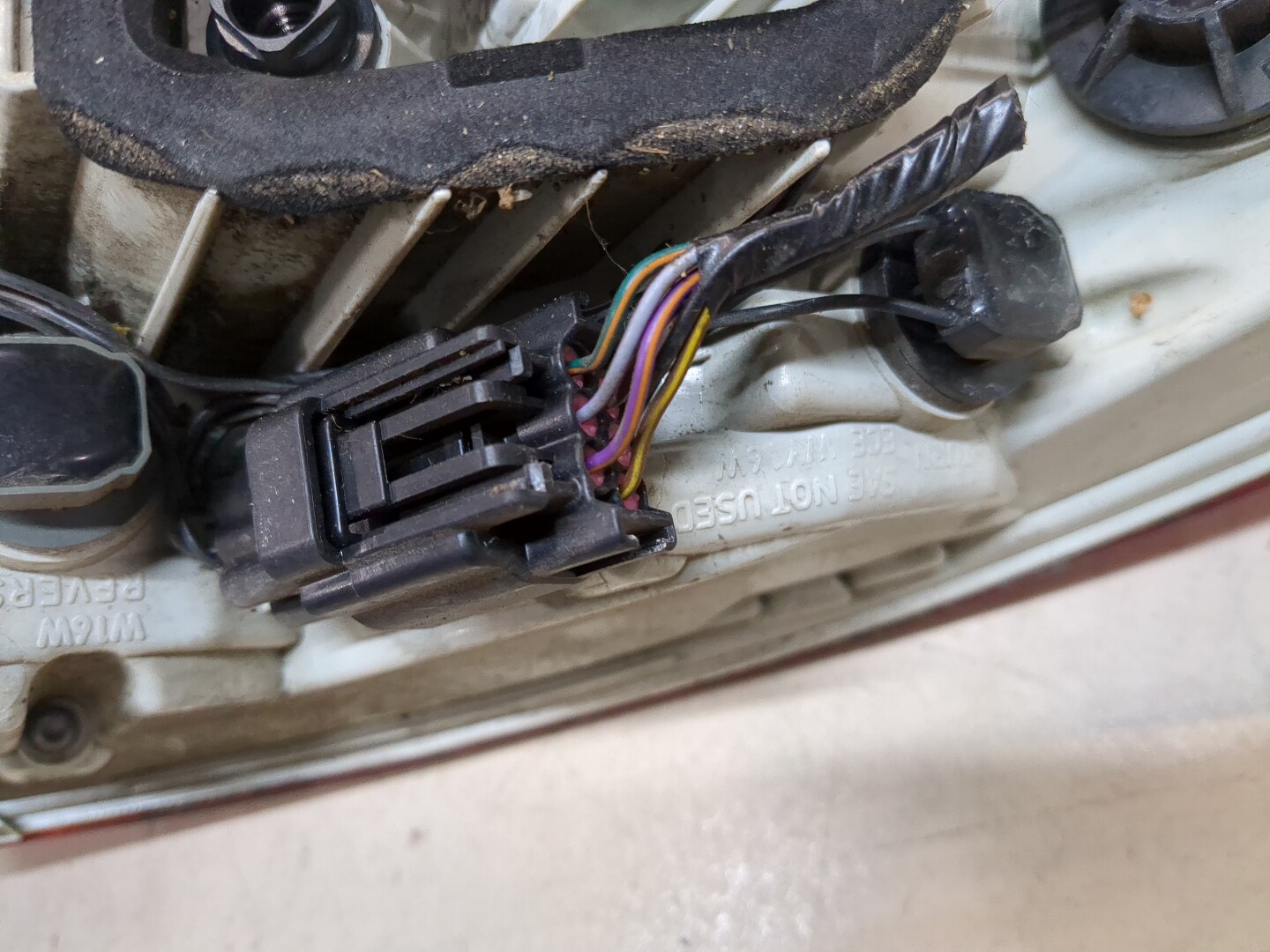 Фонарь задний правый