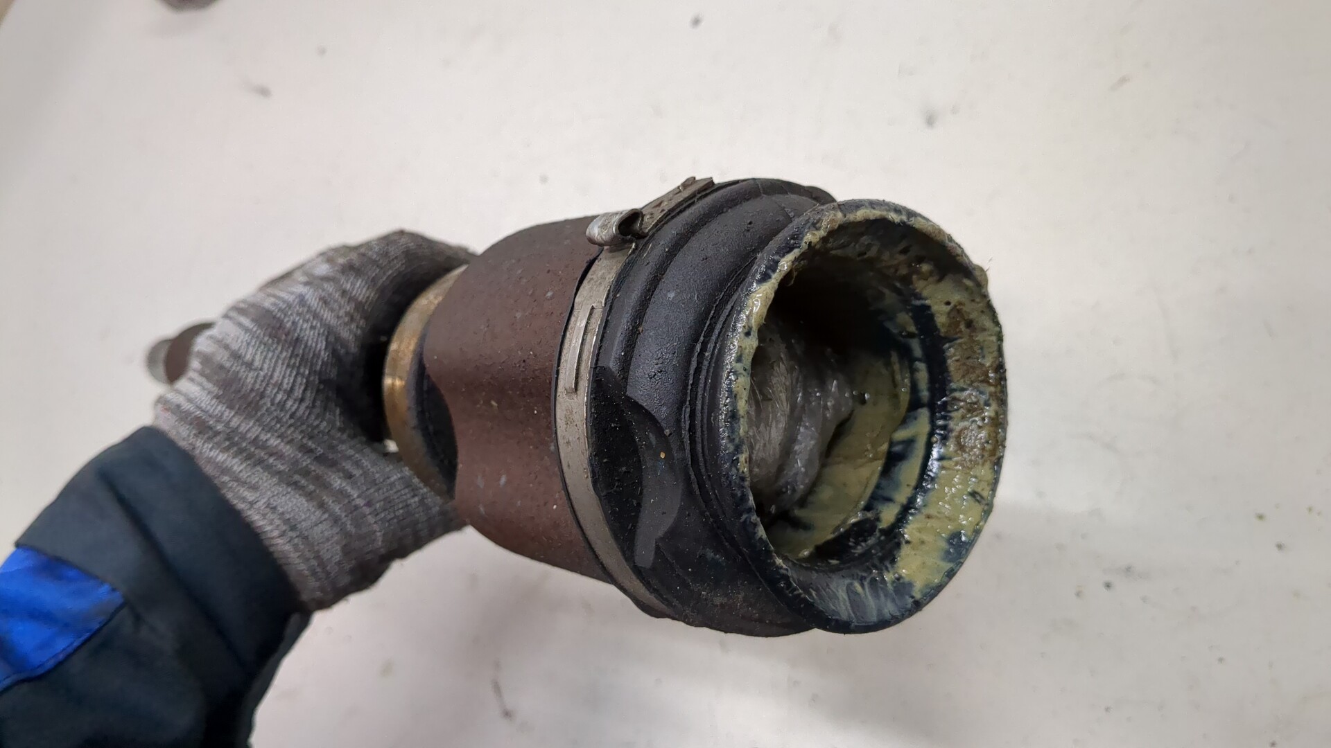 Полуось передняя правая