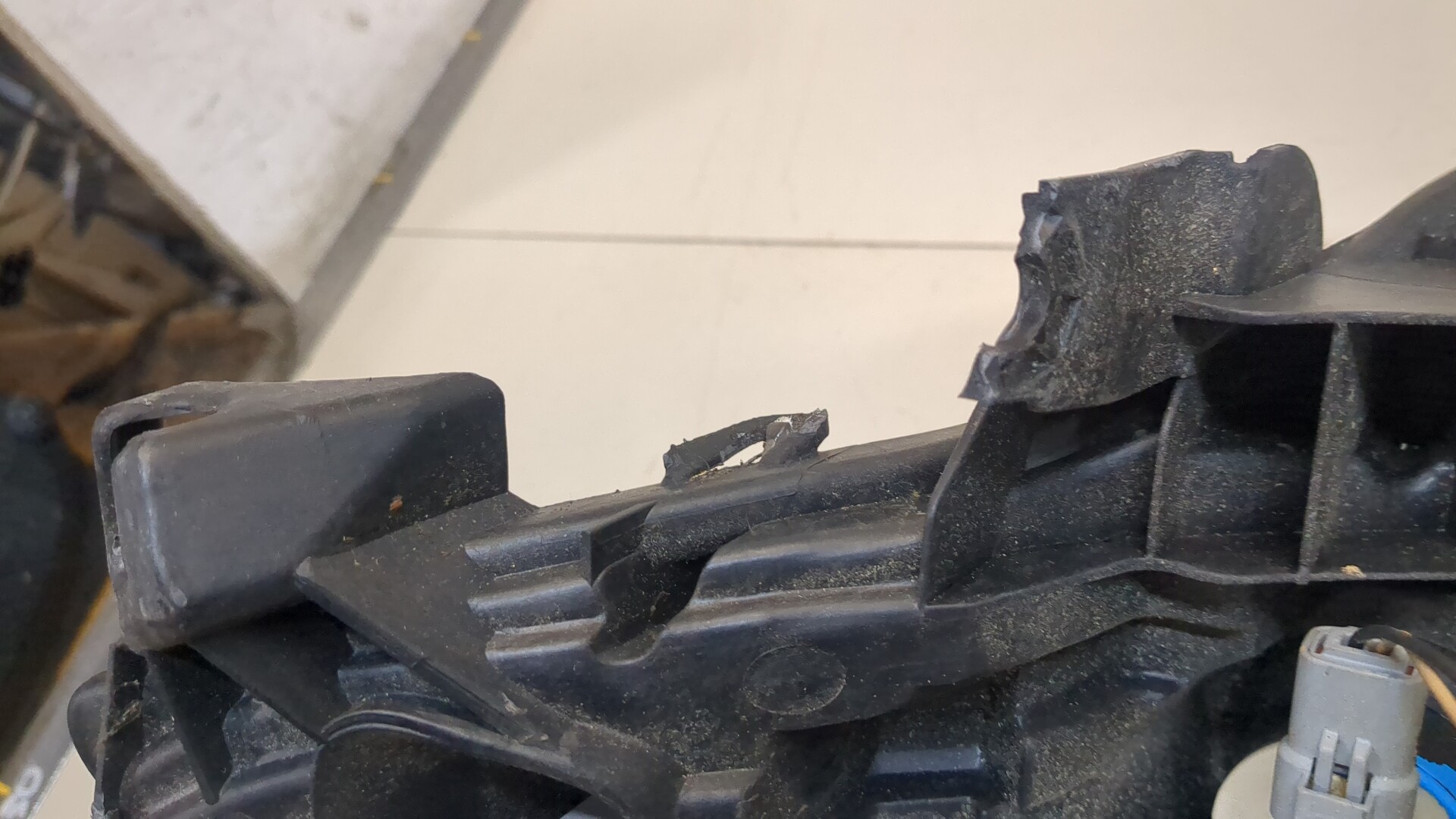 Фара правая