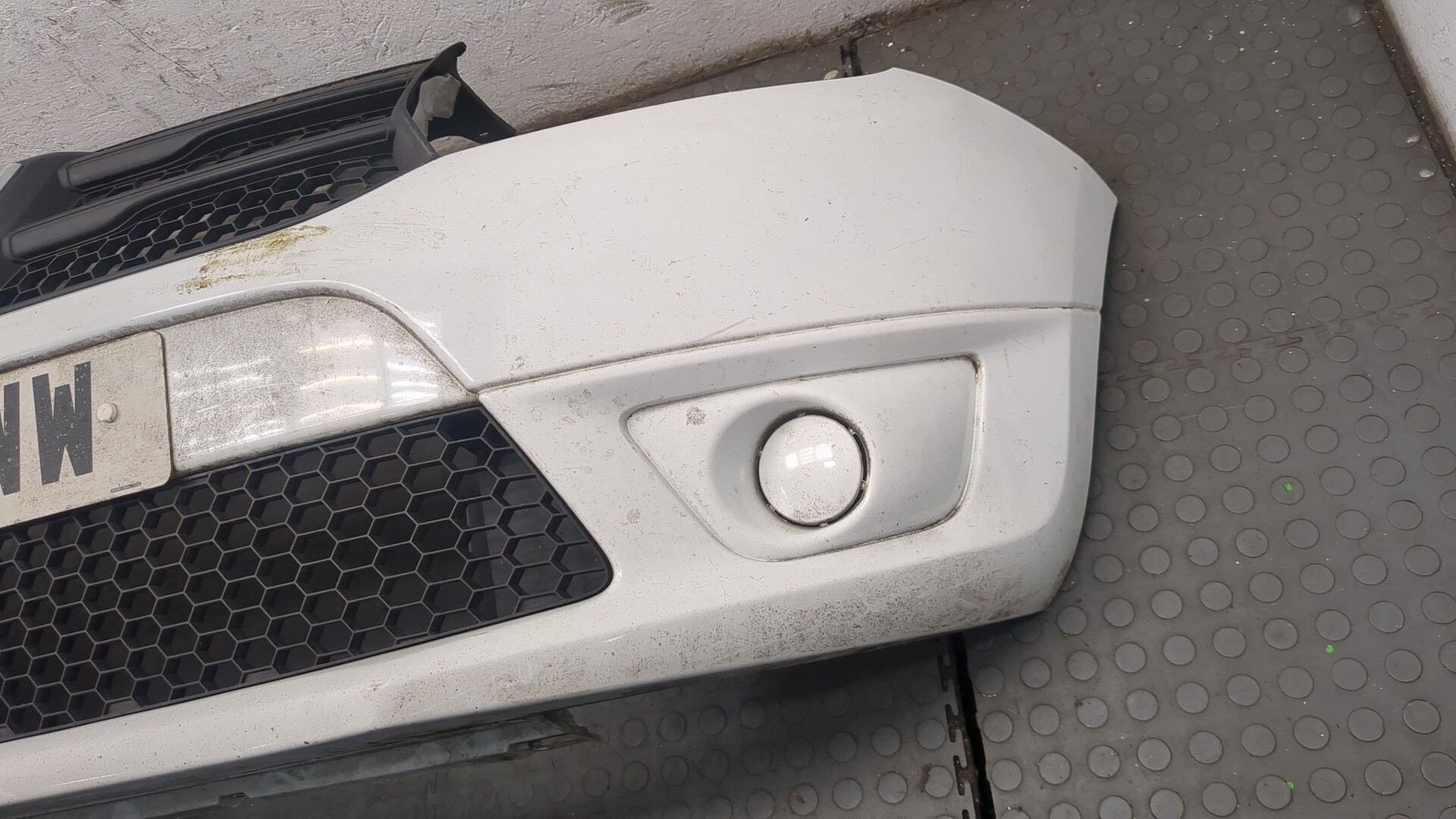 Бампер передний