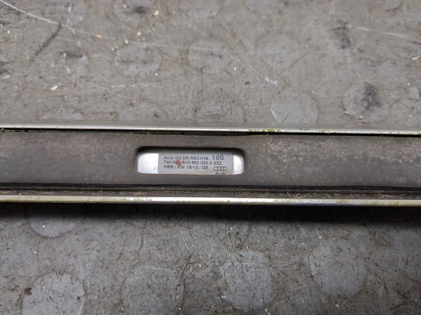 Рейлинг (релинг) правый (планка на крышу)