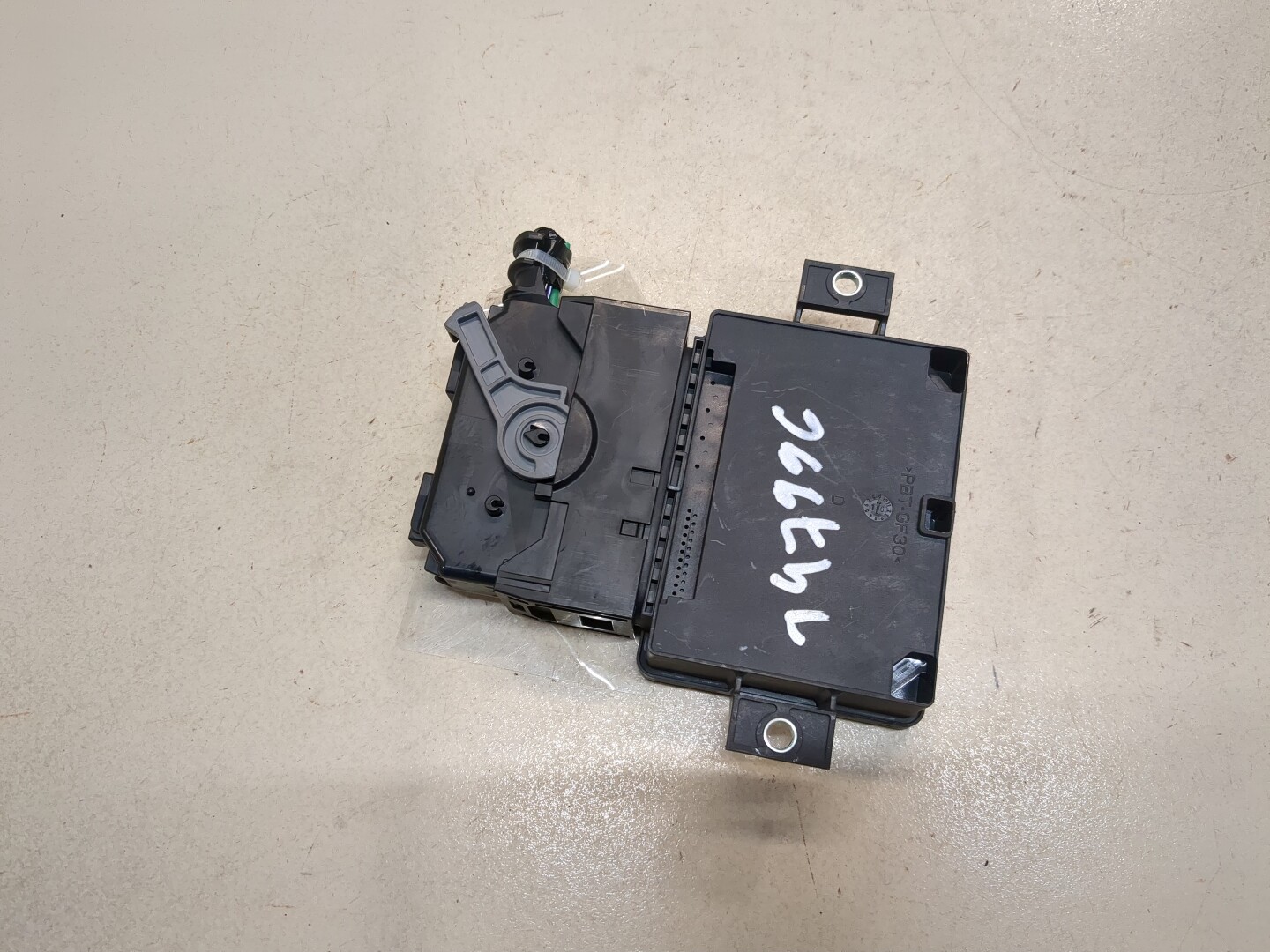 Блок управления парковочным тормозом