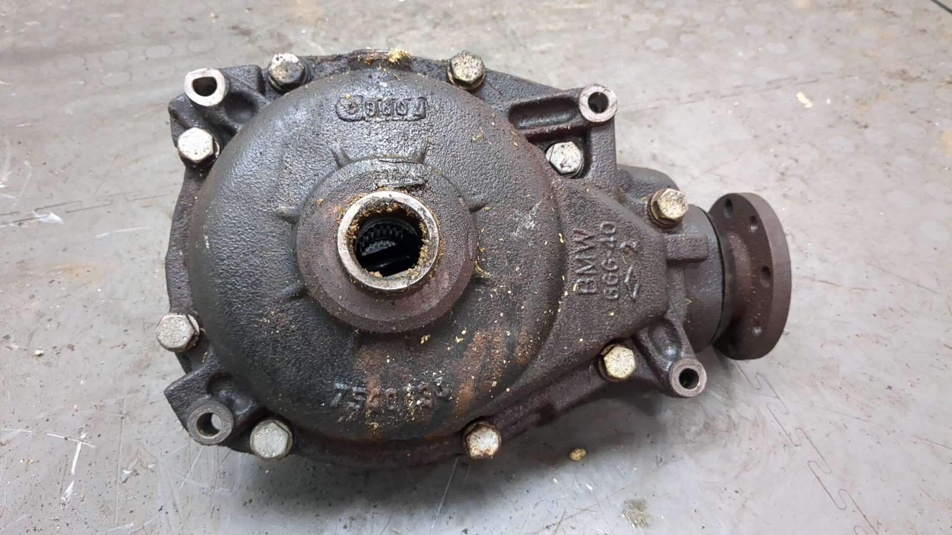 Редуктор переднего моста