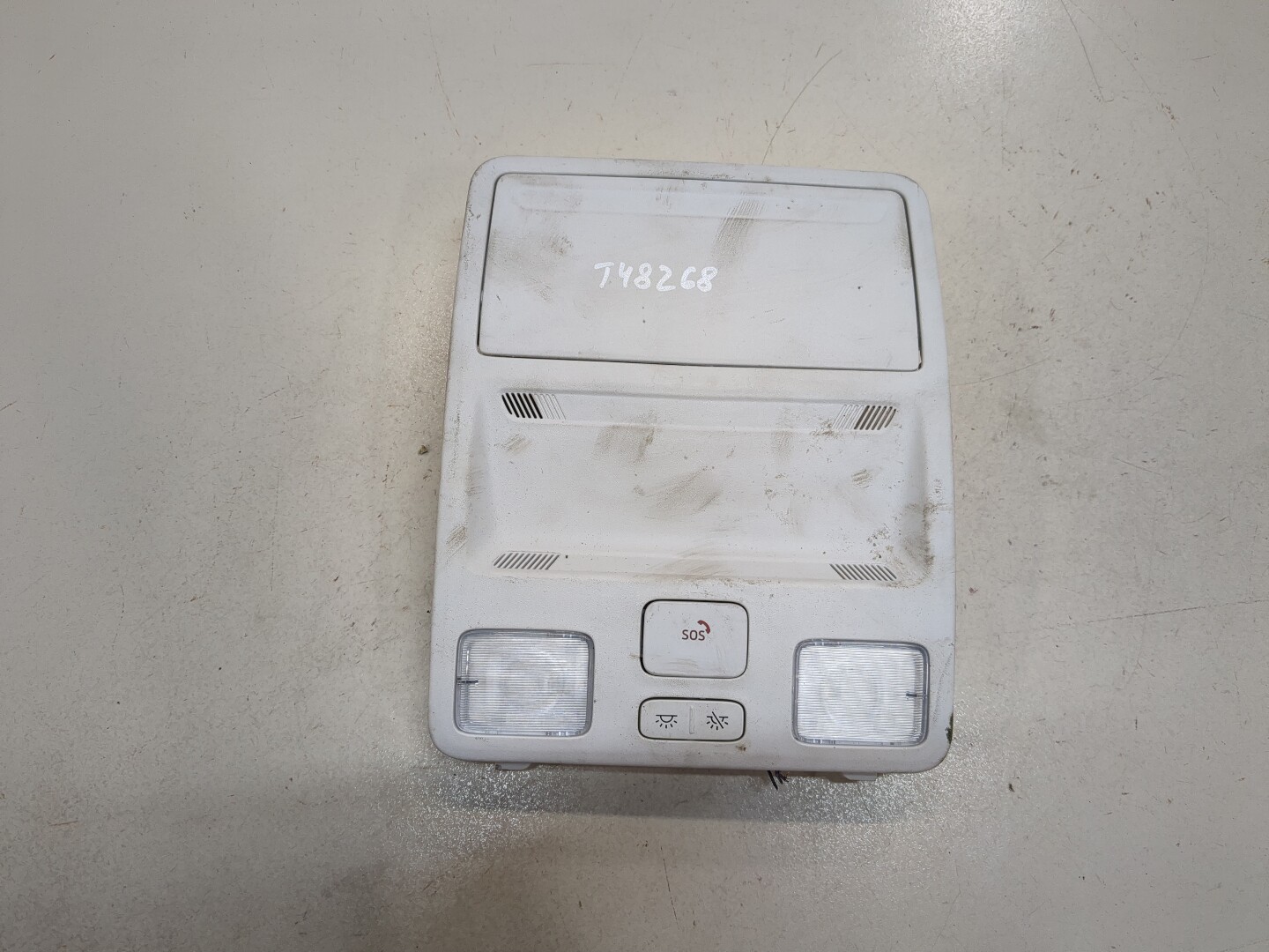 Плафон салонный