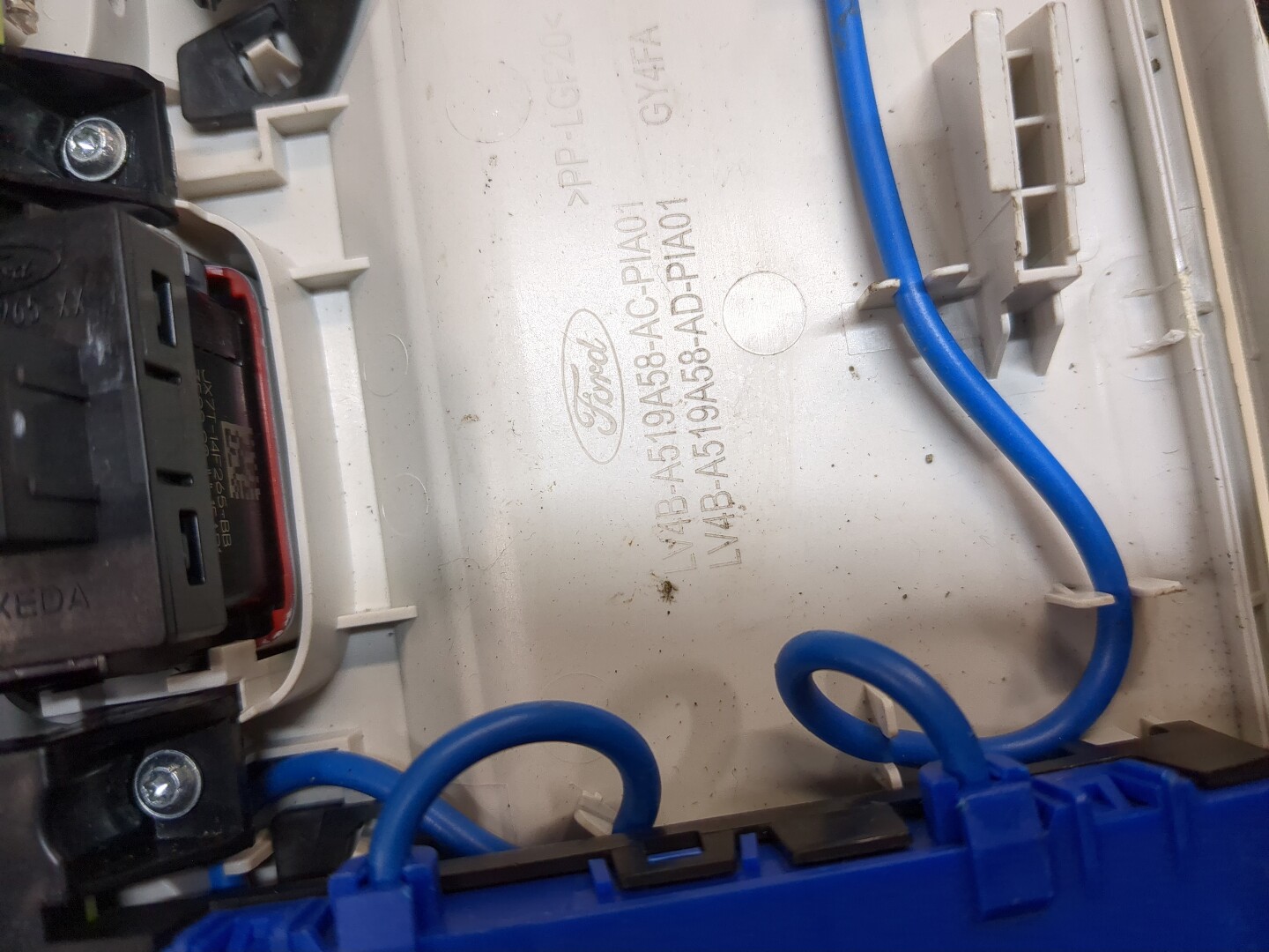 Плафон салонный