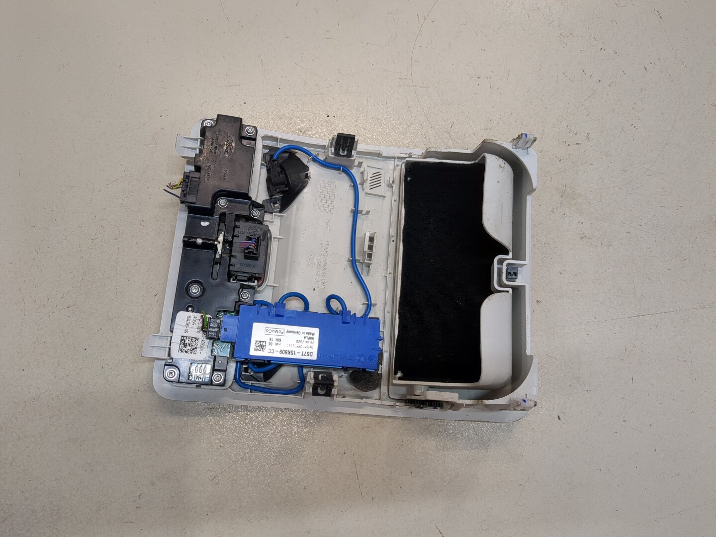 Плафон салонный