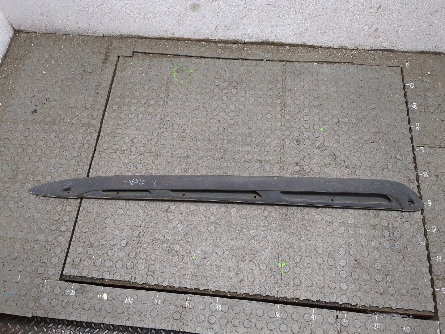 Рейлинг (релинг) левый (планка на крышу)