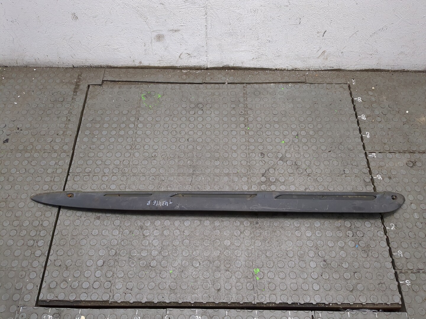 Рейлинг (релинг) правый (планка на крышу)