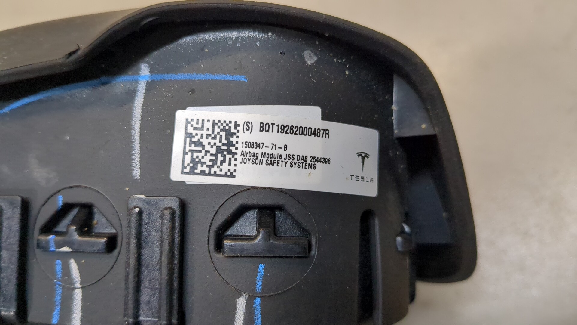 Подушка безопасности в рулевое колесо