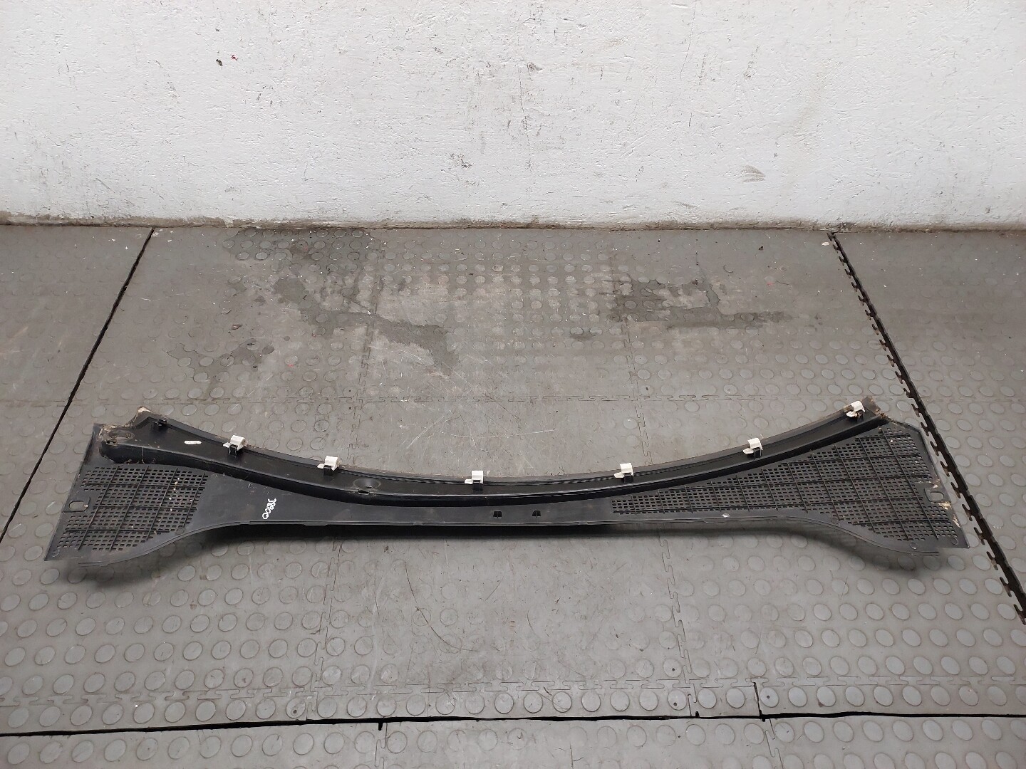 Решетка стеклоочистителей (Жабо)