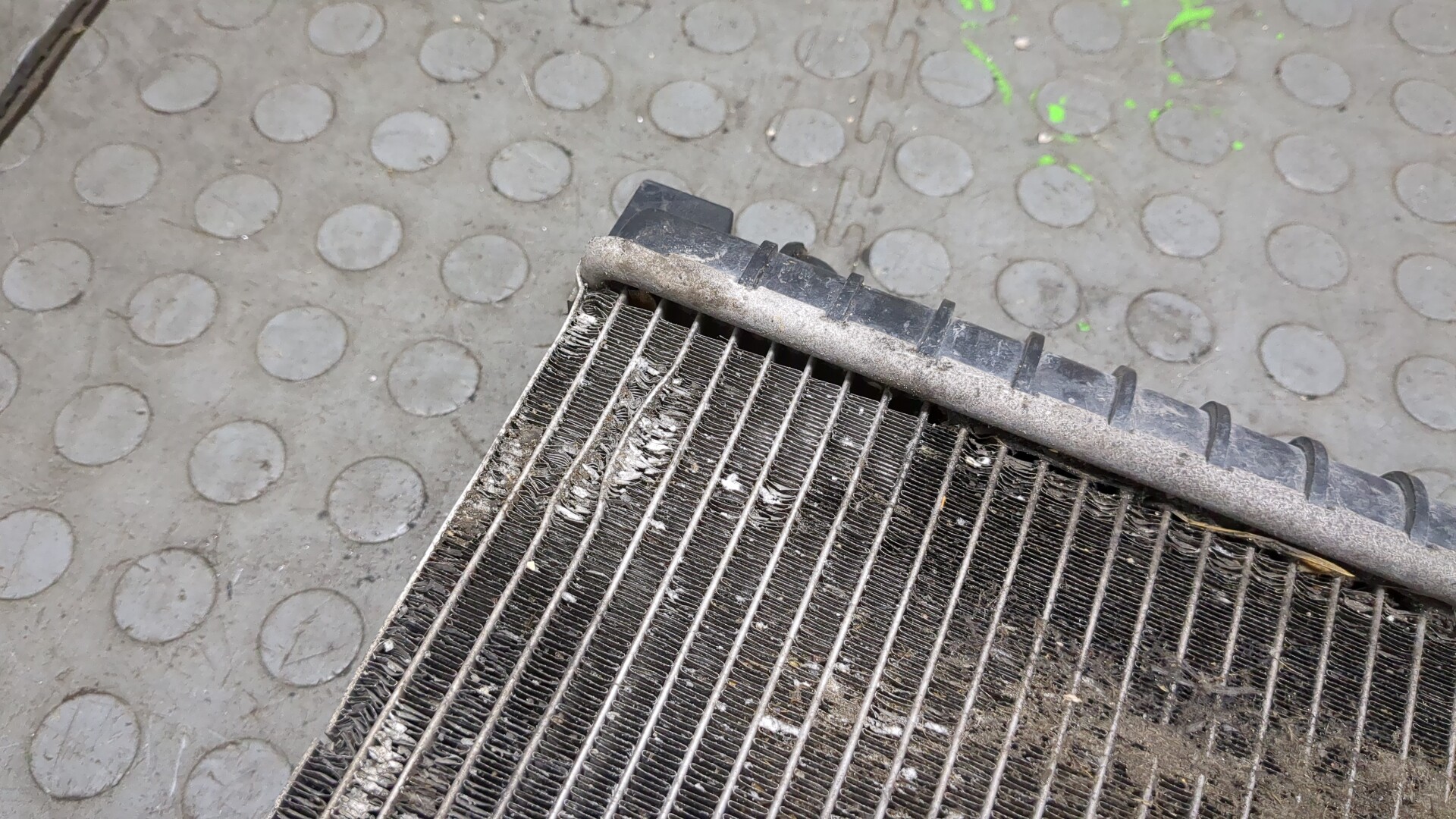 Радиатор охлаждения двигателя основной