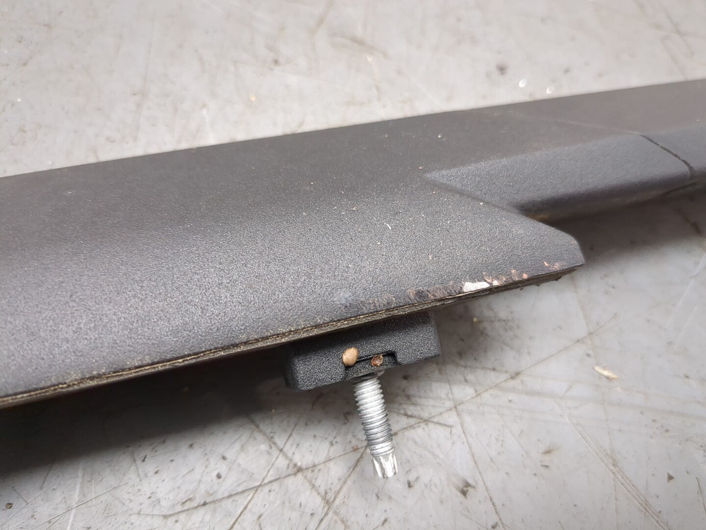 Рейлинг (релинг) левый (планка на крышу)