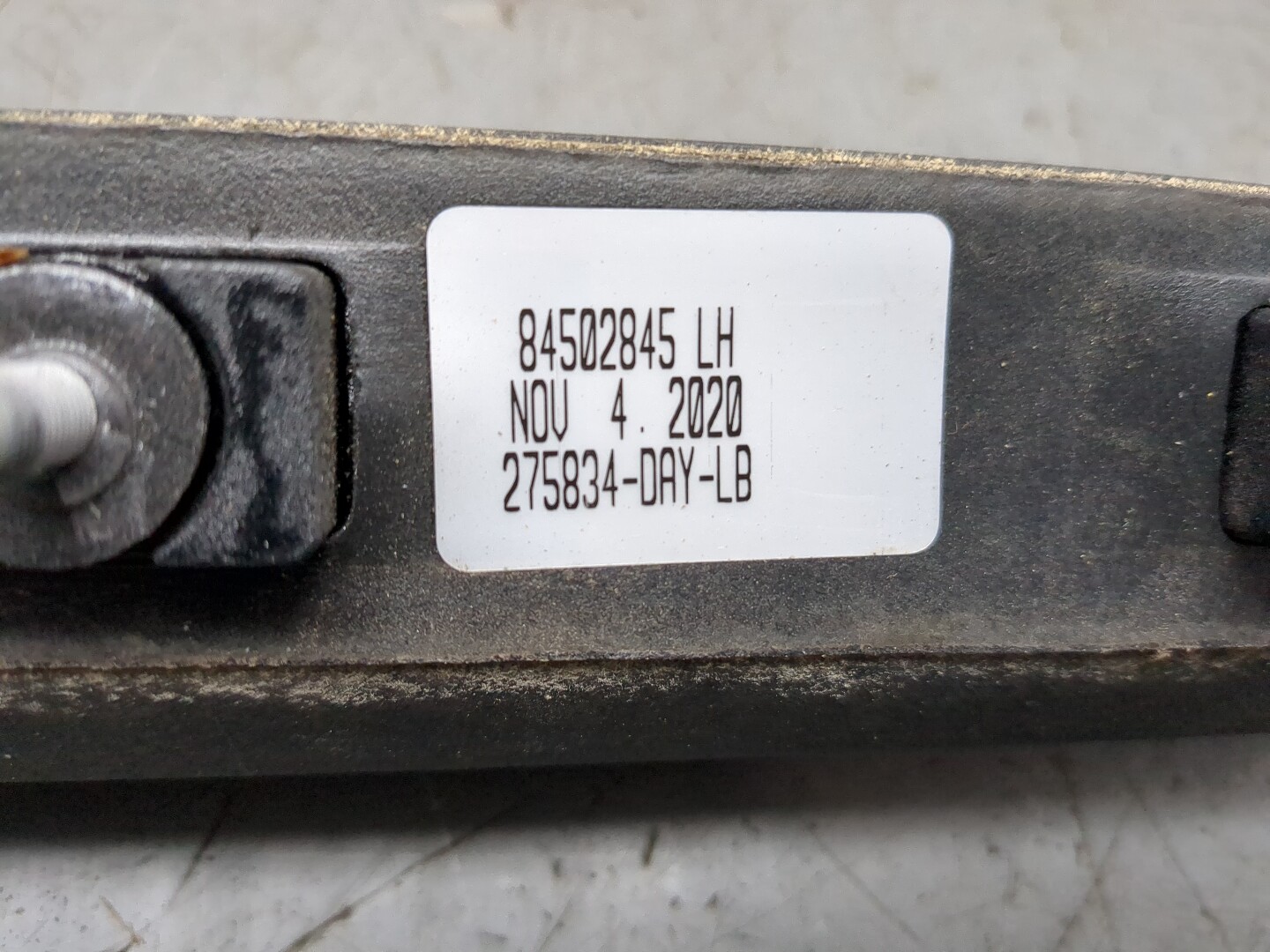 Рейлинг (релинг) левый (планка на крышу)