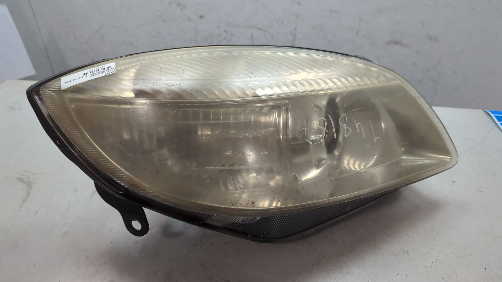 Фара правая