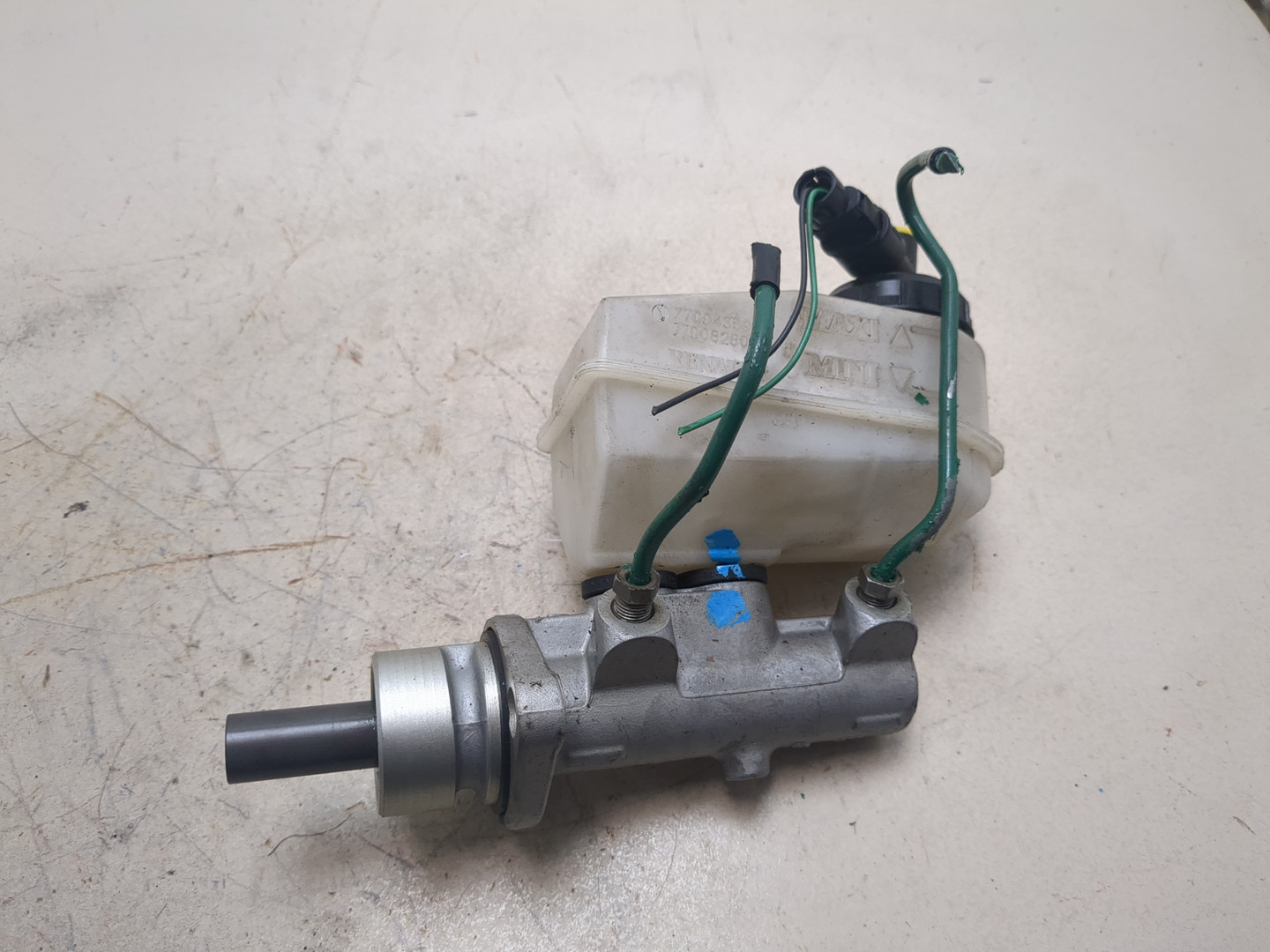 Цилиндр тормозной главный