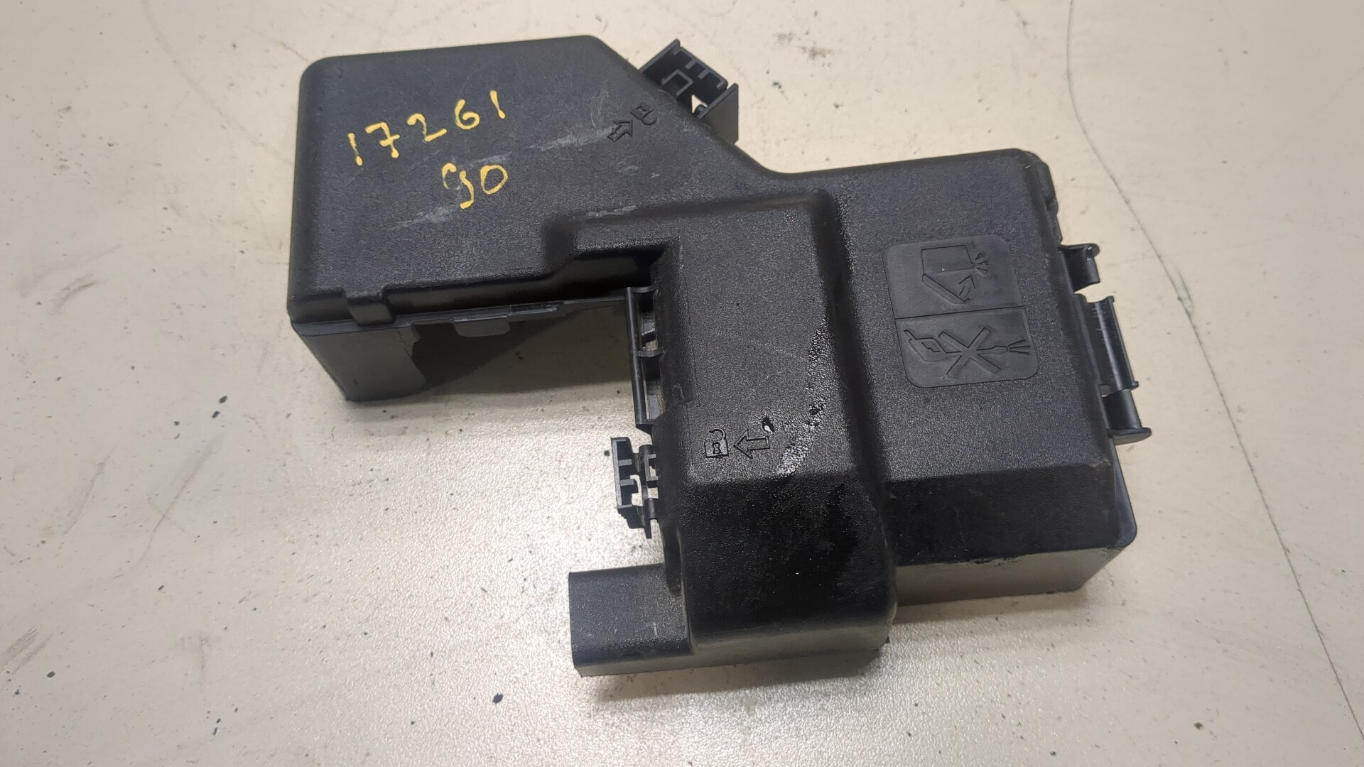 Корпус блока предохранителей