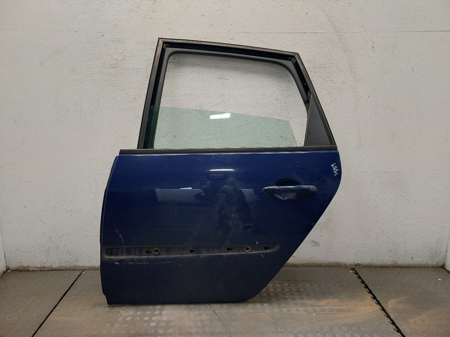Дверь задняя левая