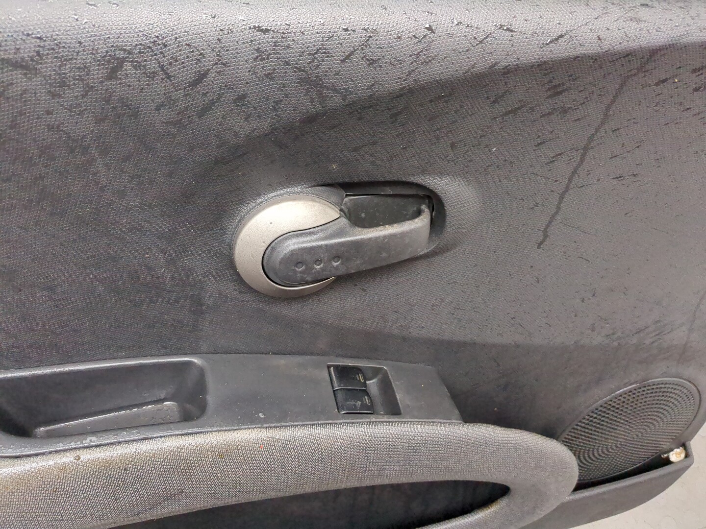 Дверь передняя левая