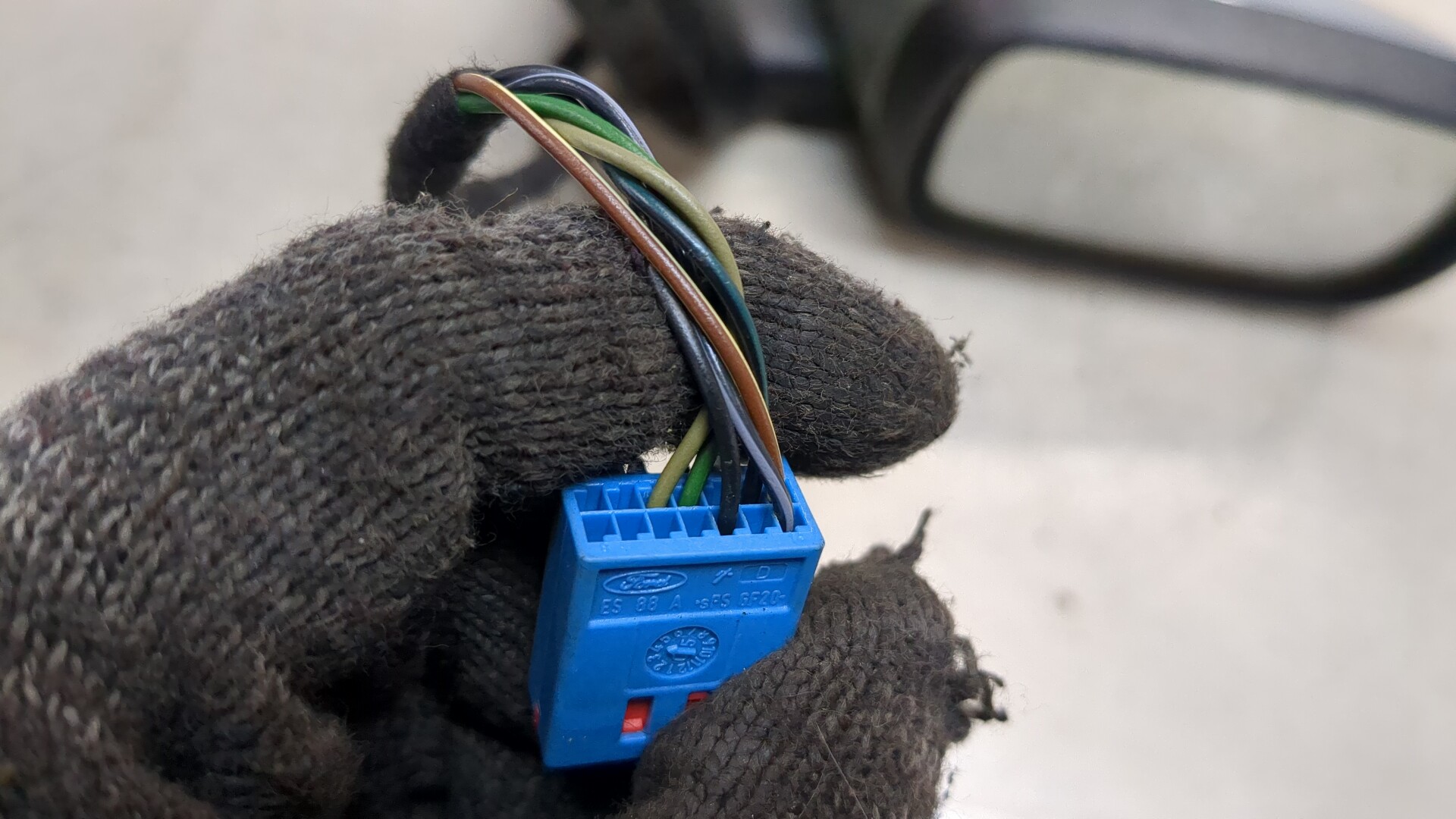 Зеркало правое электрическое