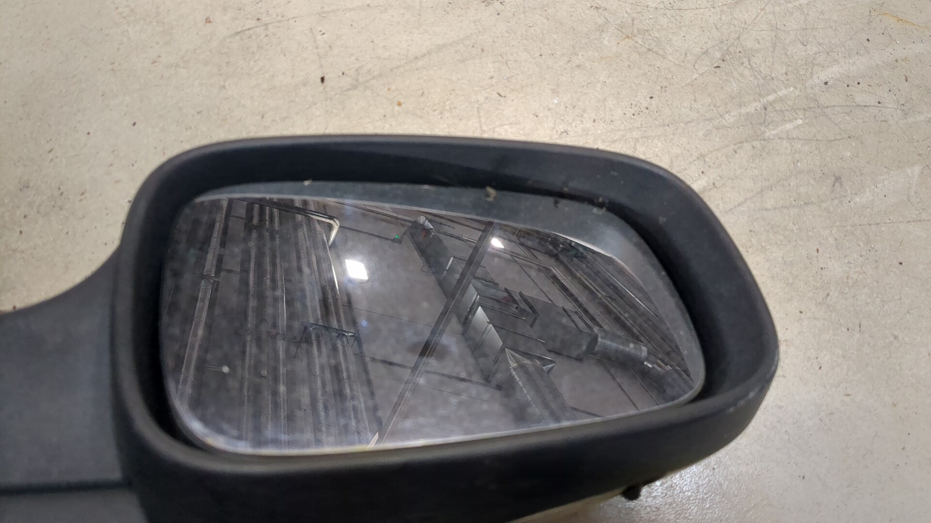 Зеркало правое электрическое