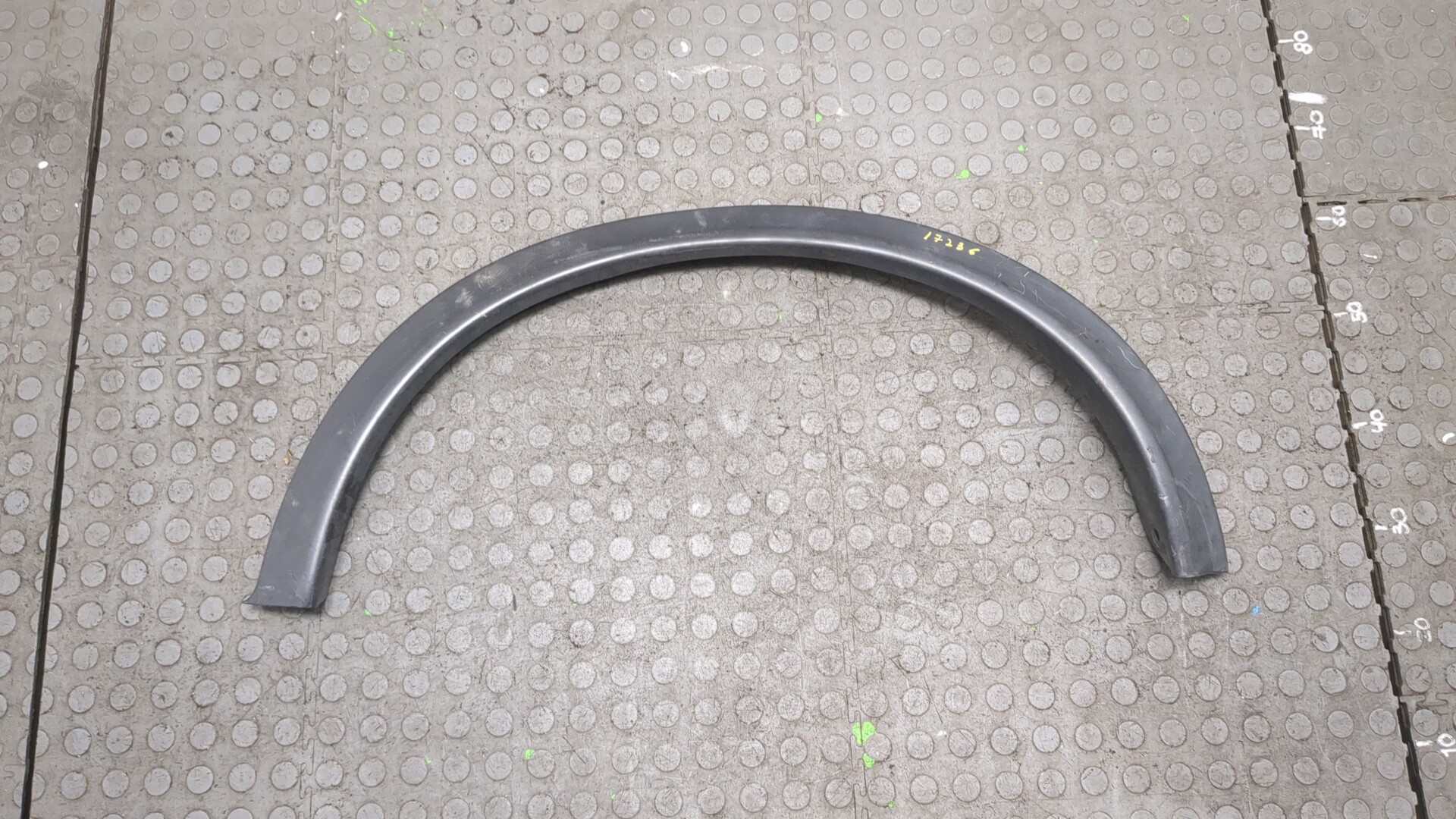 Накладка заднего крыла левого