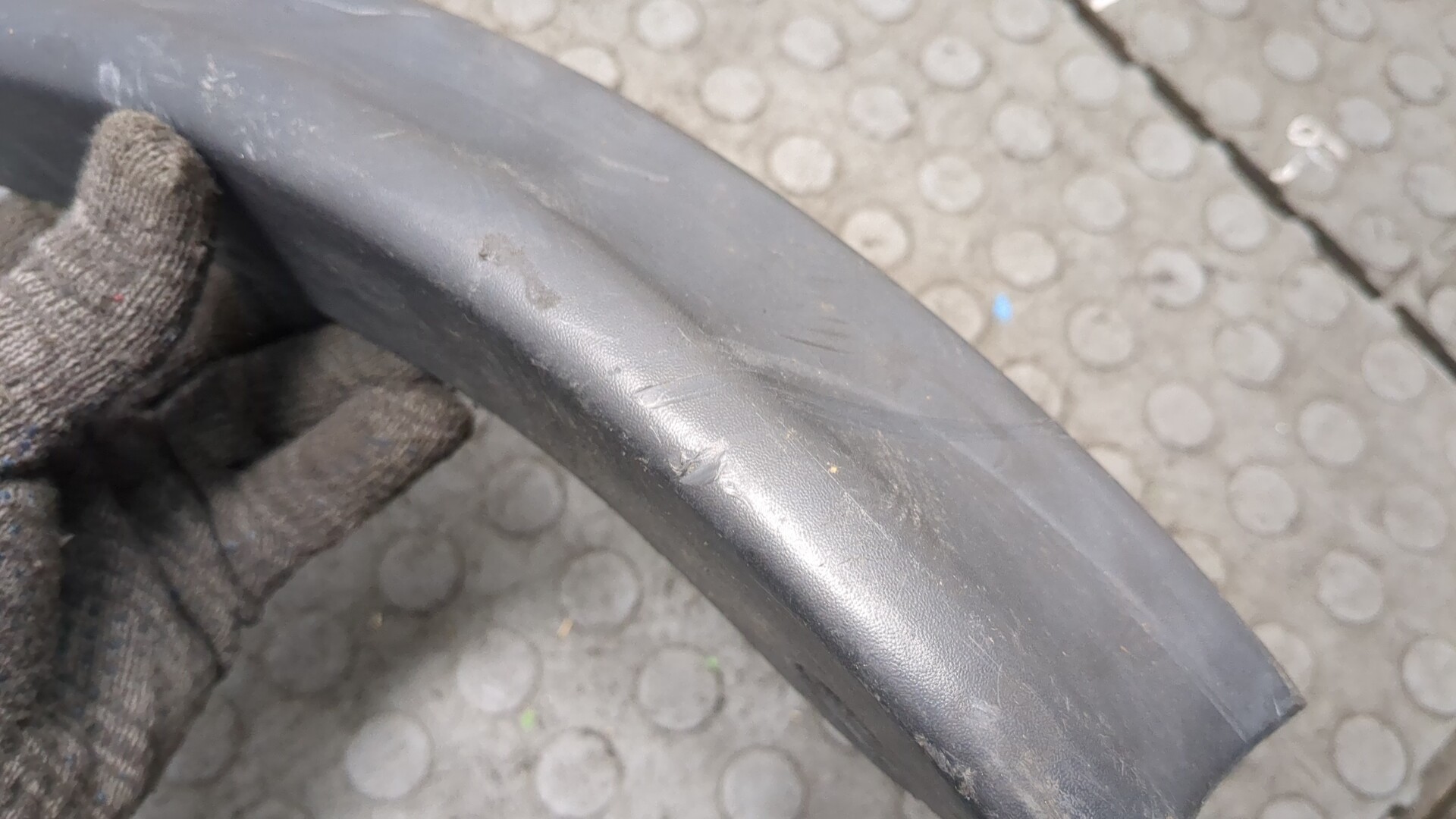 Накладка заднего крыла левого