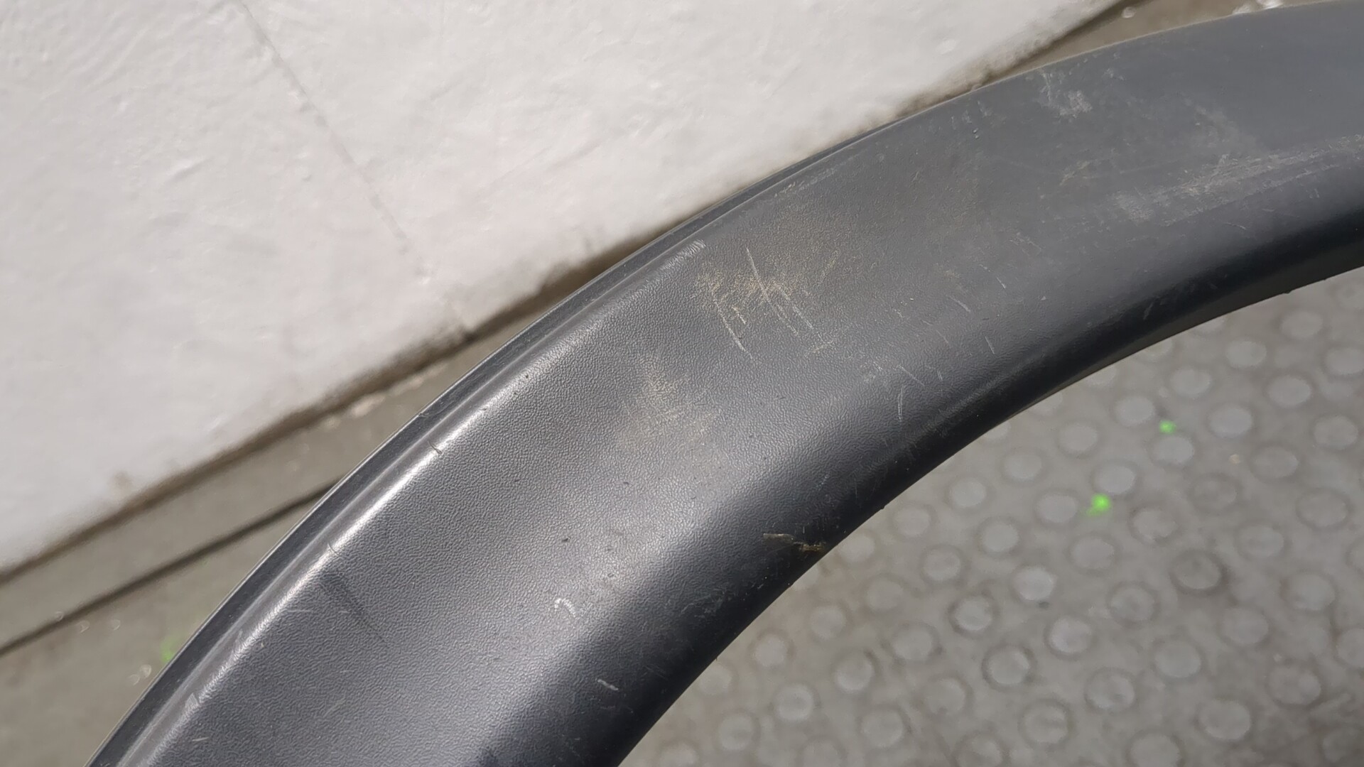 Накладка заднего крыла левого