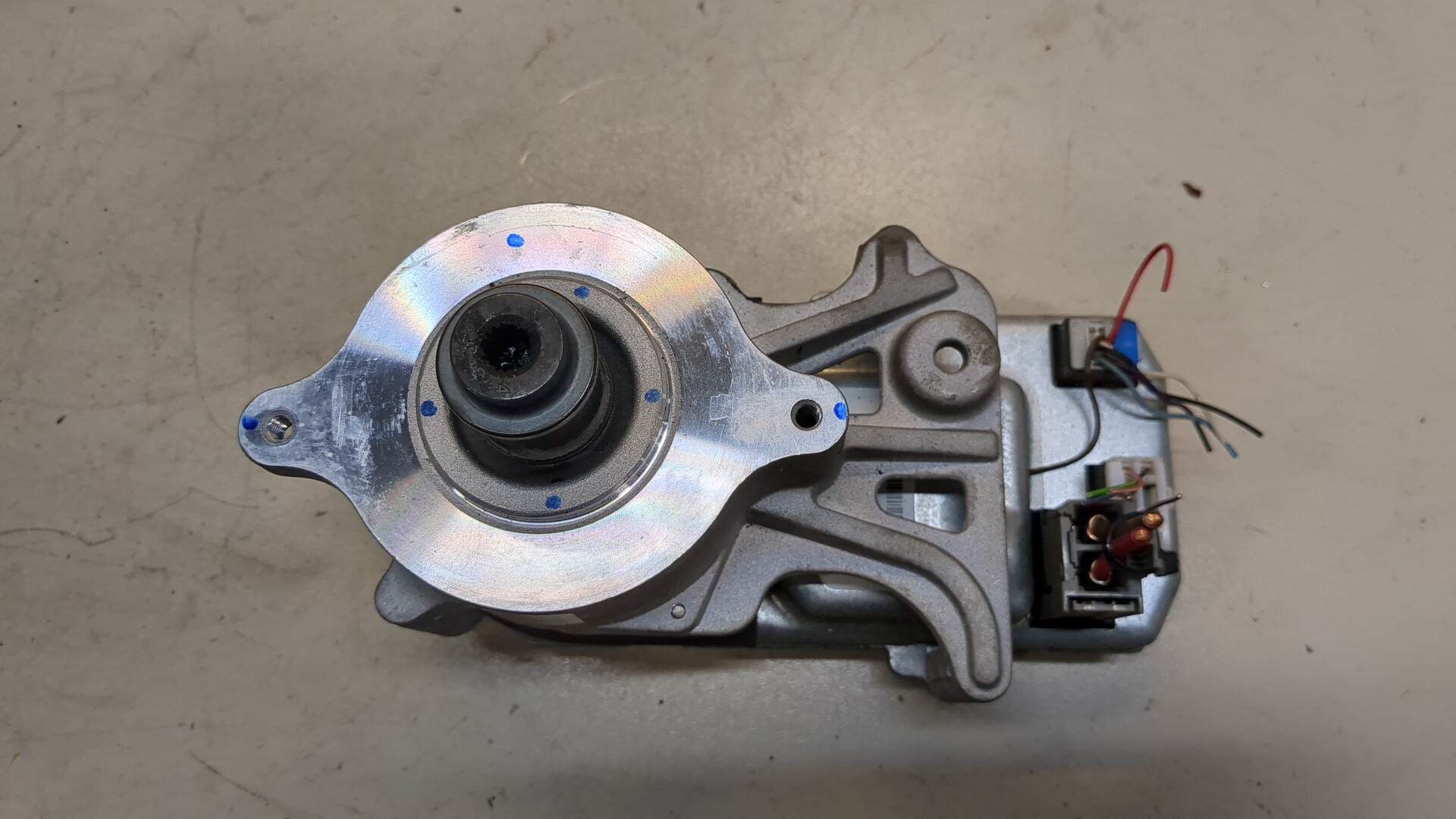 Серводвигатель рулевой рейки