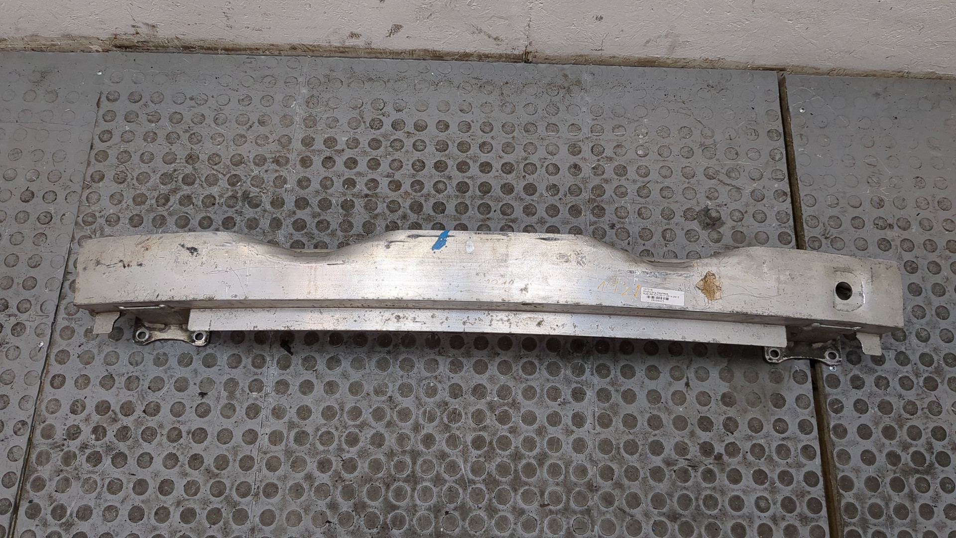 Усилитель заднего бампера