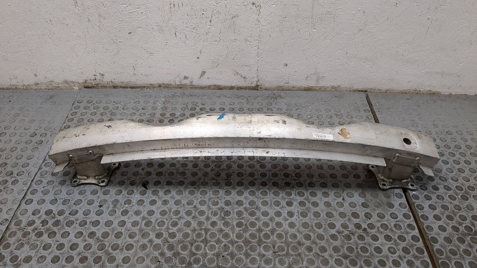 Усилитель заднего бампера