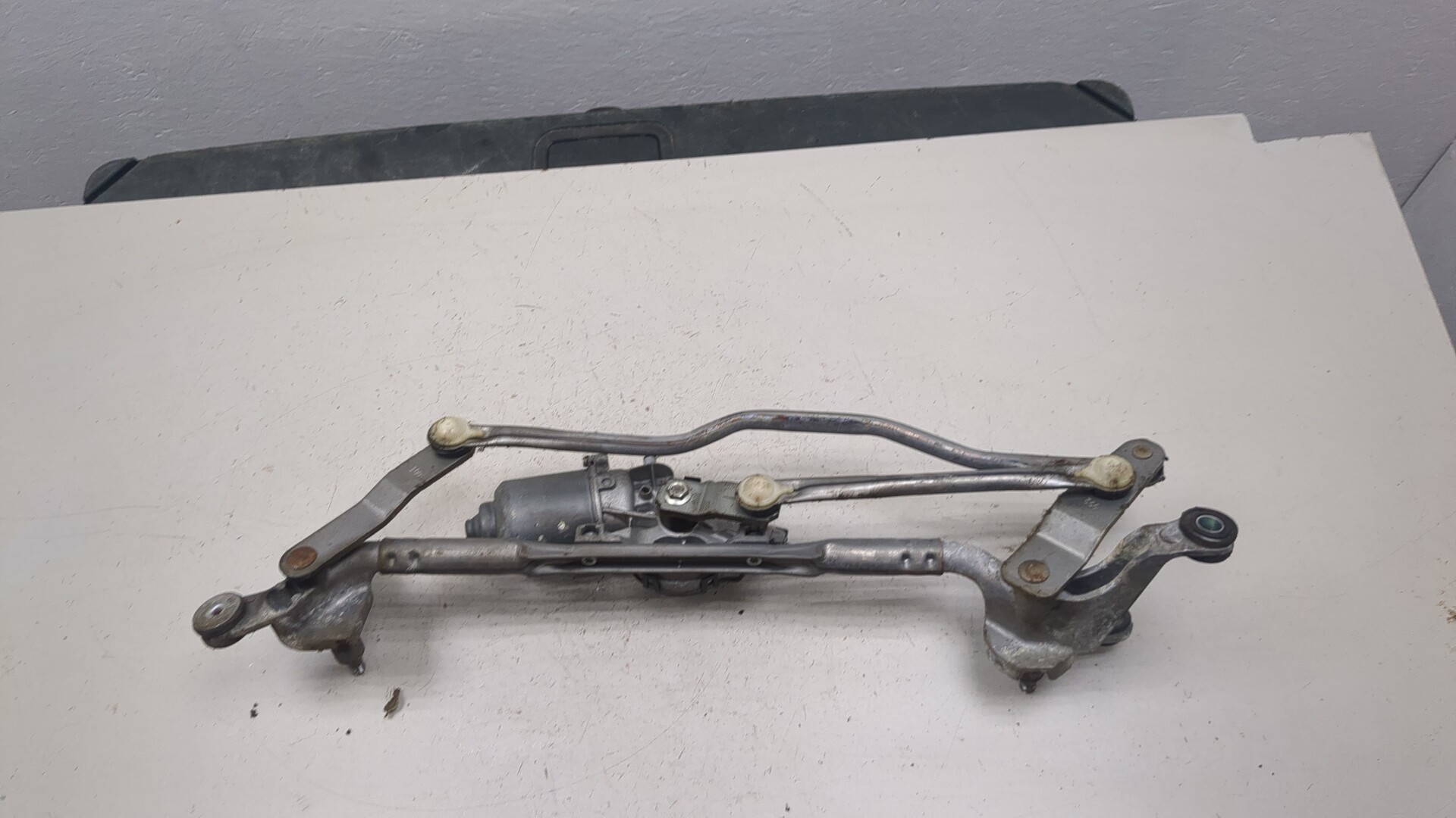 Трапеция стеклоочистителей