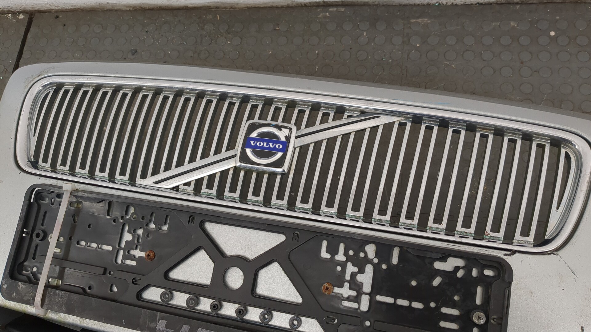 Бампер передний