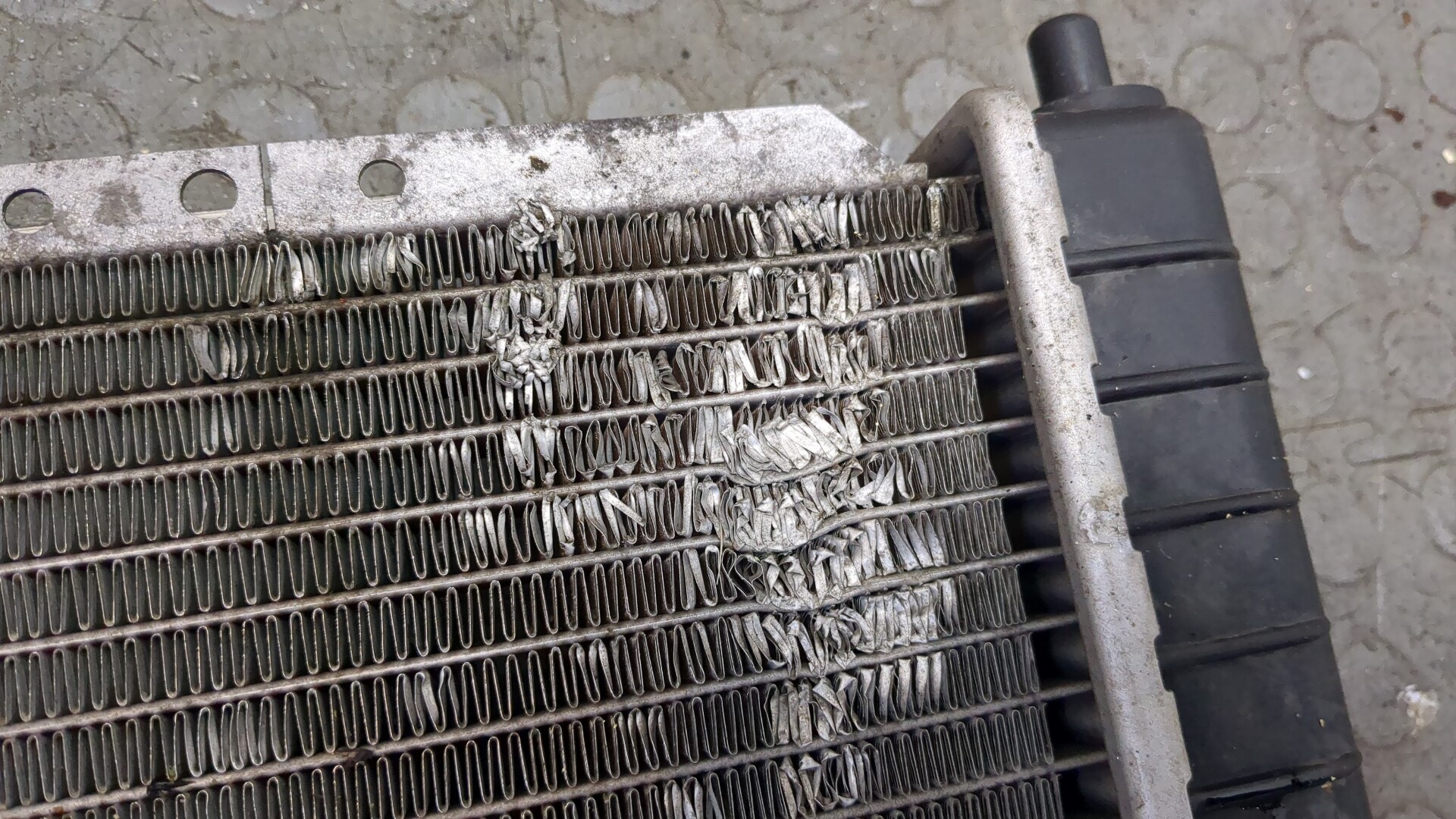 Радиатор охлаждения двигателя основной