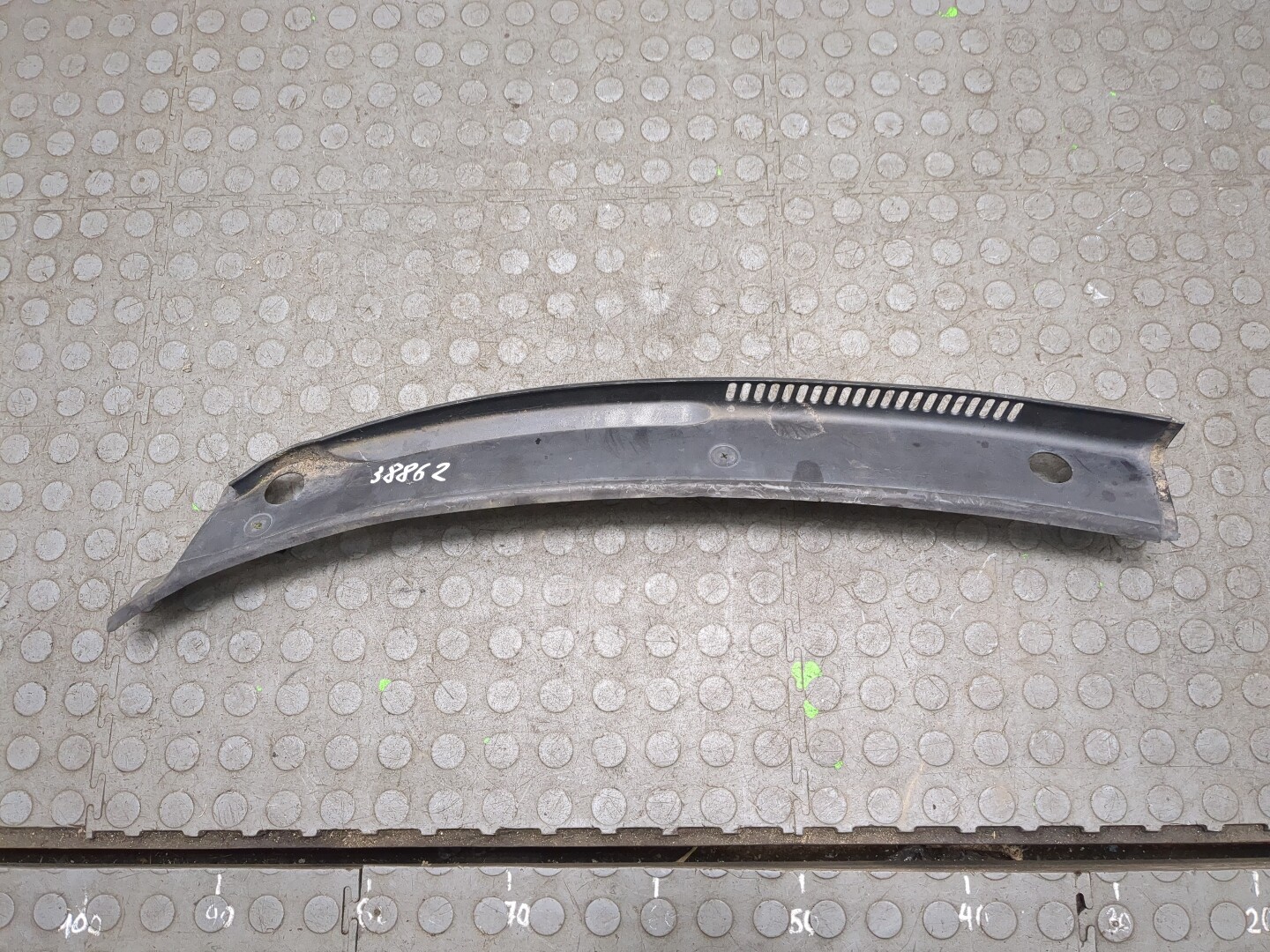 Решетка стеклоочистителей (Жабо)