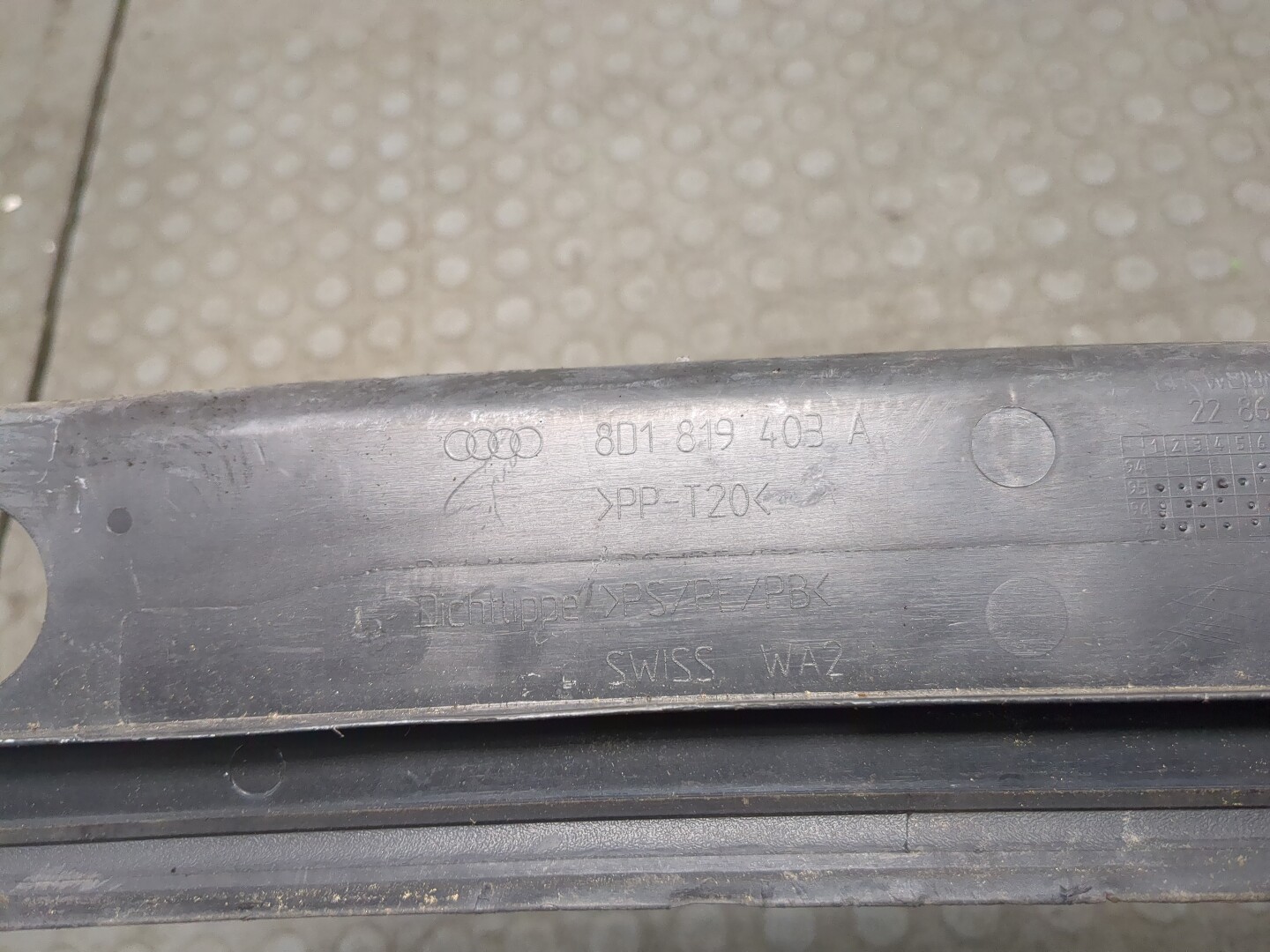 Решетка стеклоочистителей (Жабо)