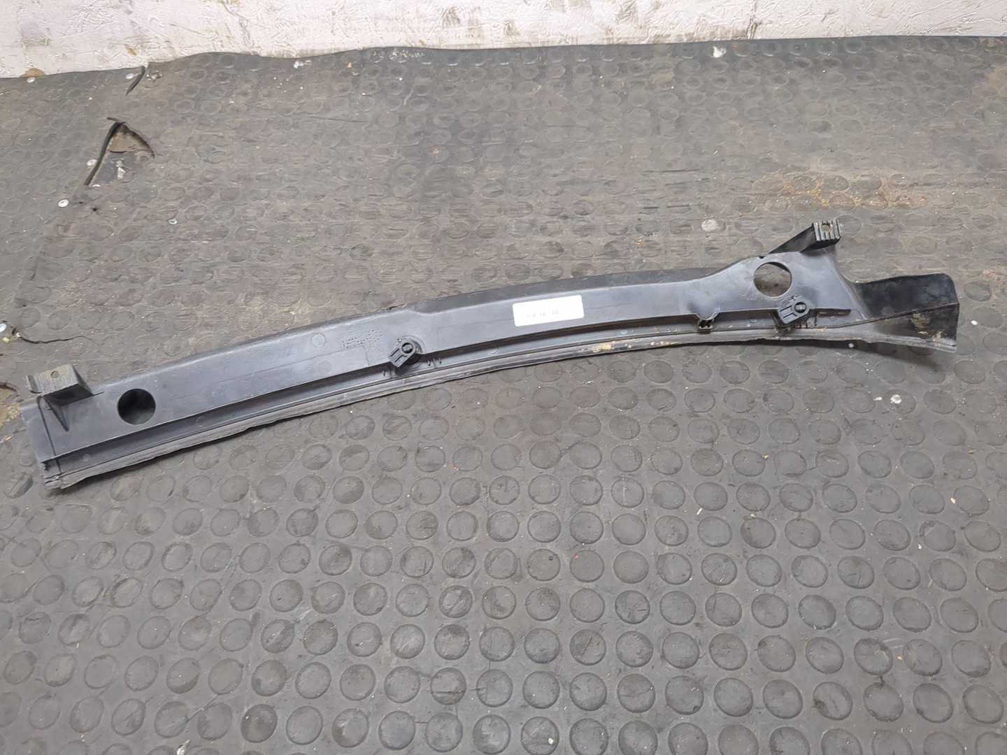 Решетка стеклоочистителей (Жабо)