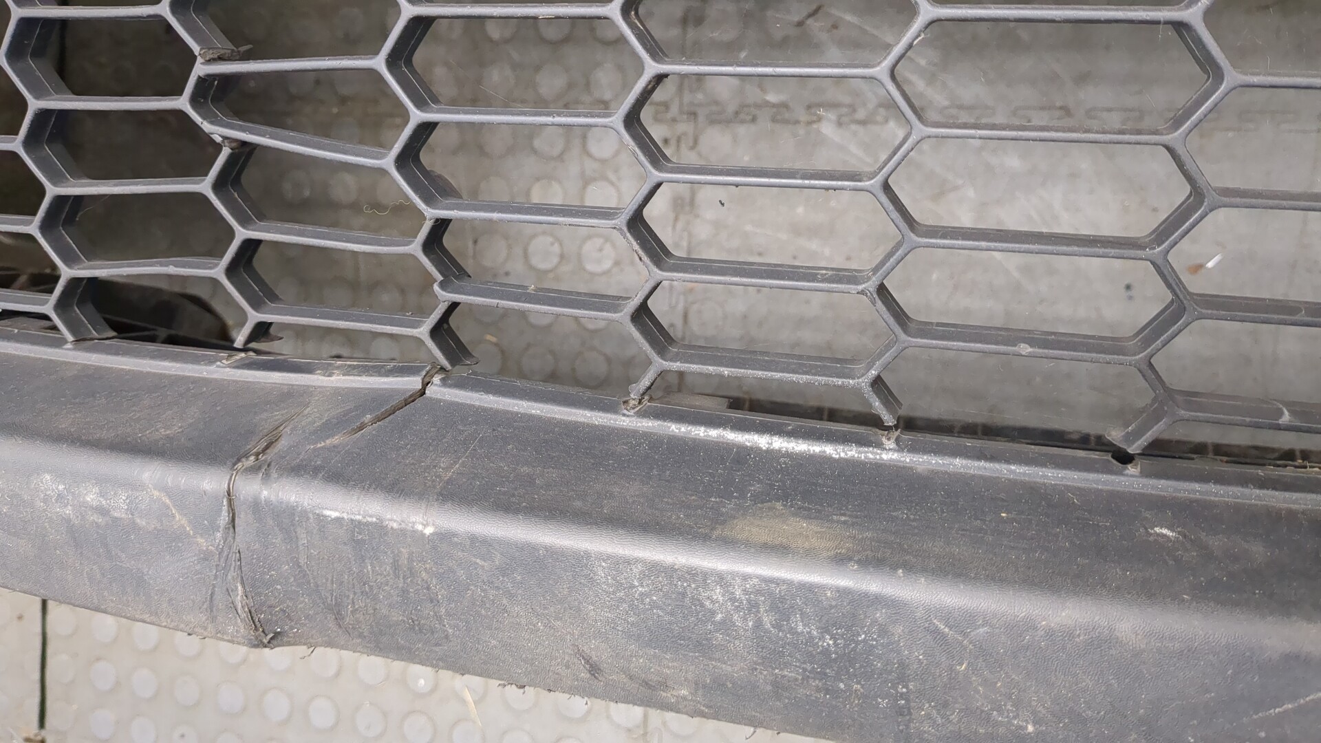 Бампер передний