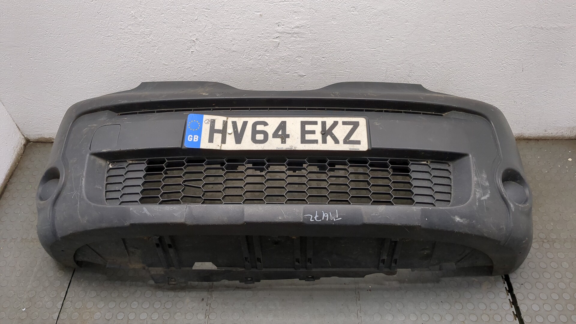 Бампер передний