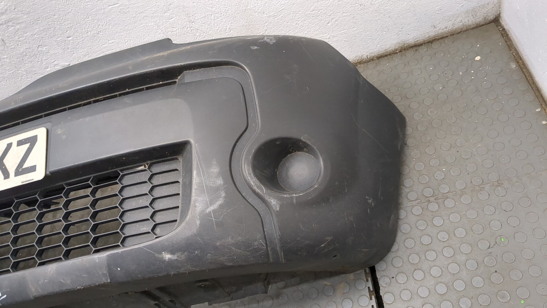 Бампер передний