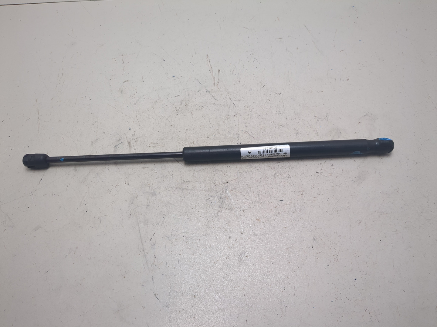 Амортизатор стекла багажника