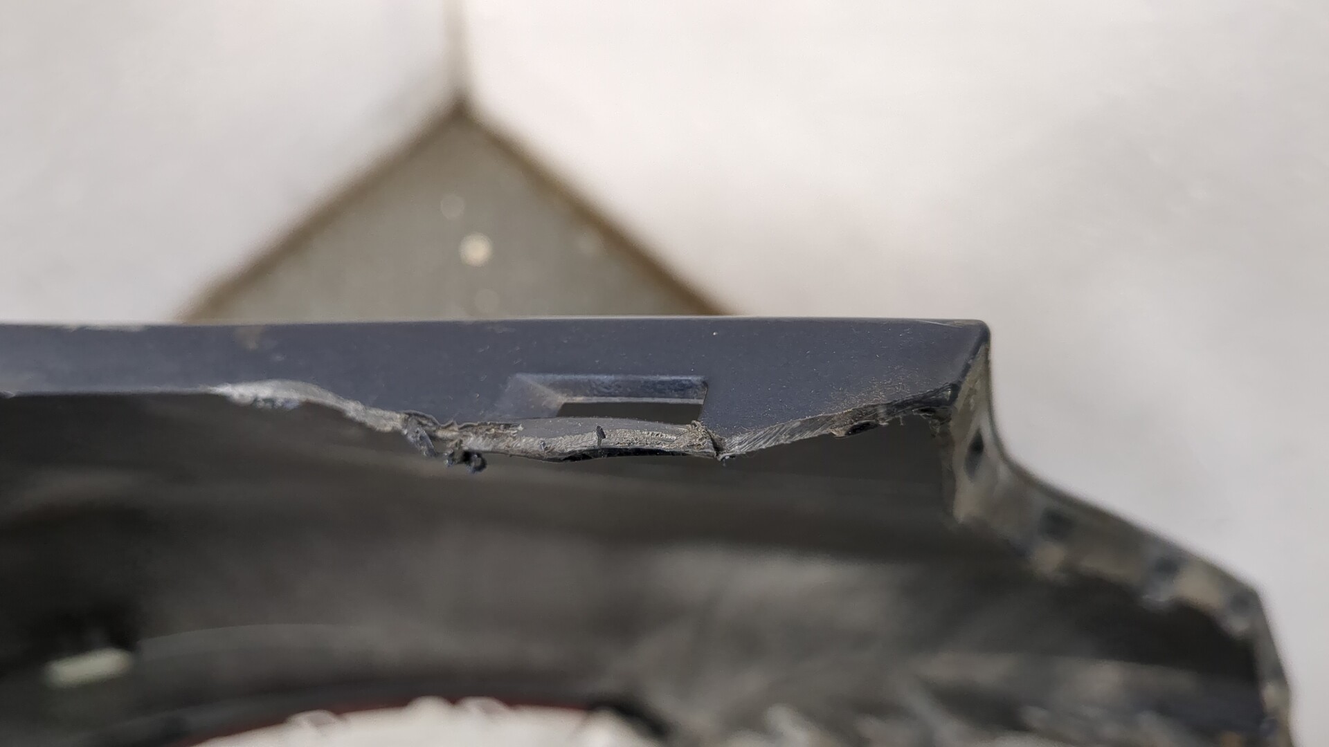 Бампер задний