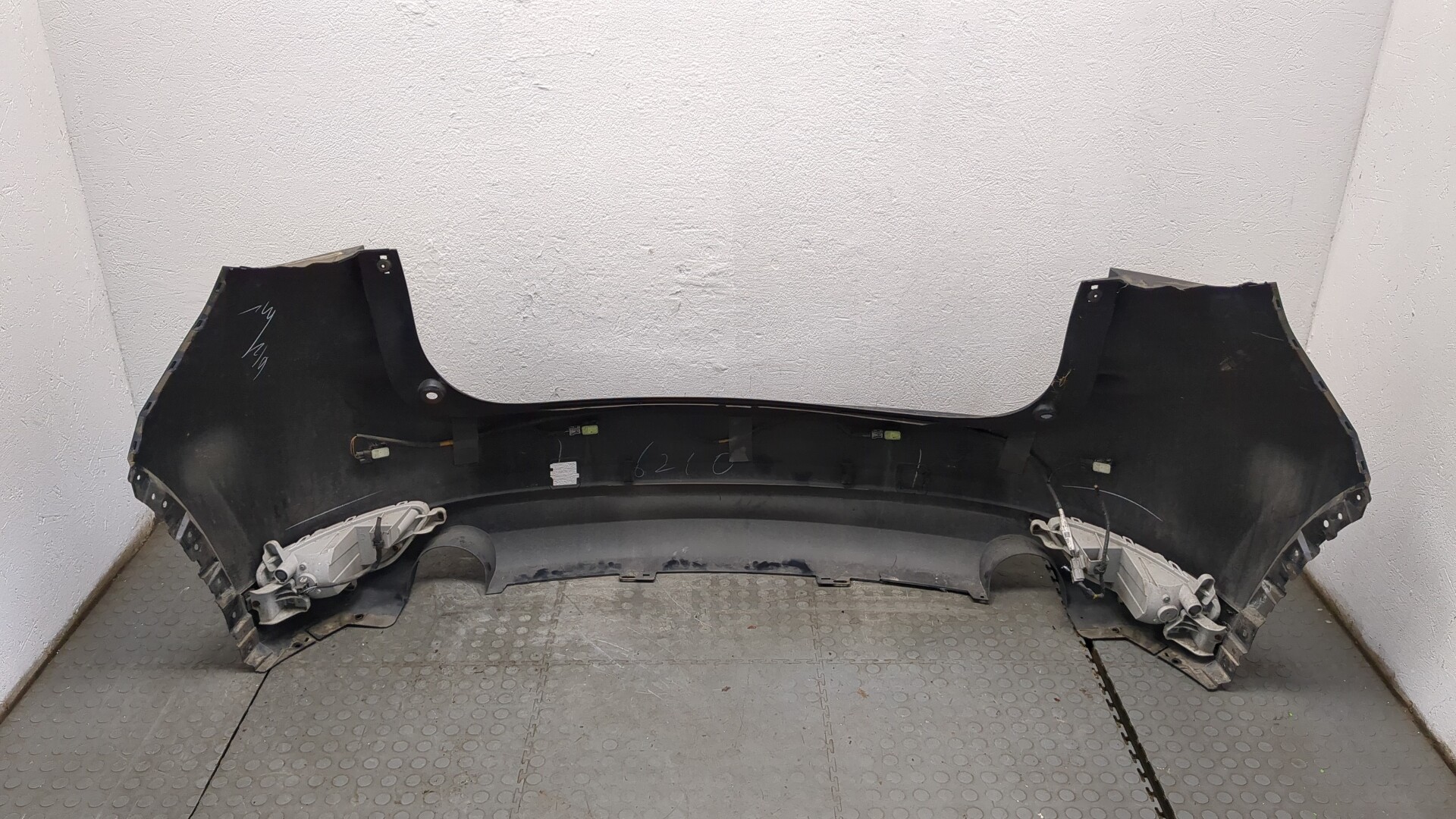 Бампер задний