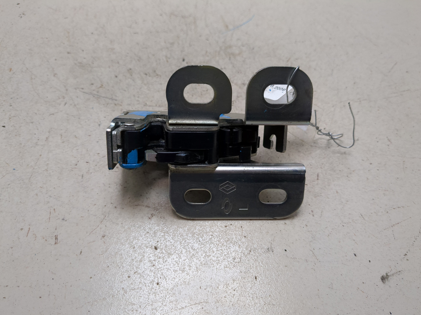 Замок багажника